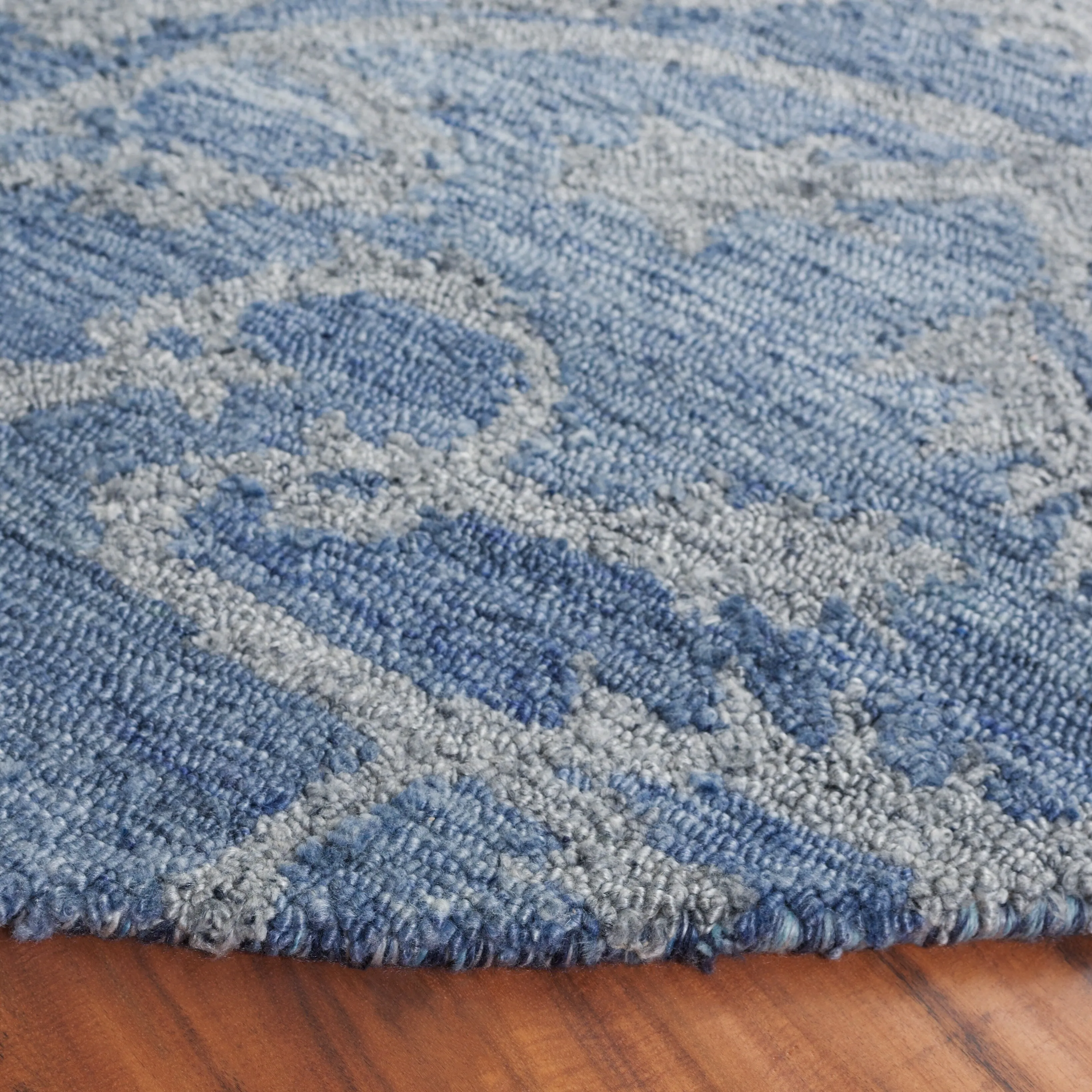 SAFAVIEH Handmade Anatolia Liilia Rug