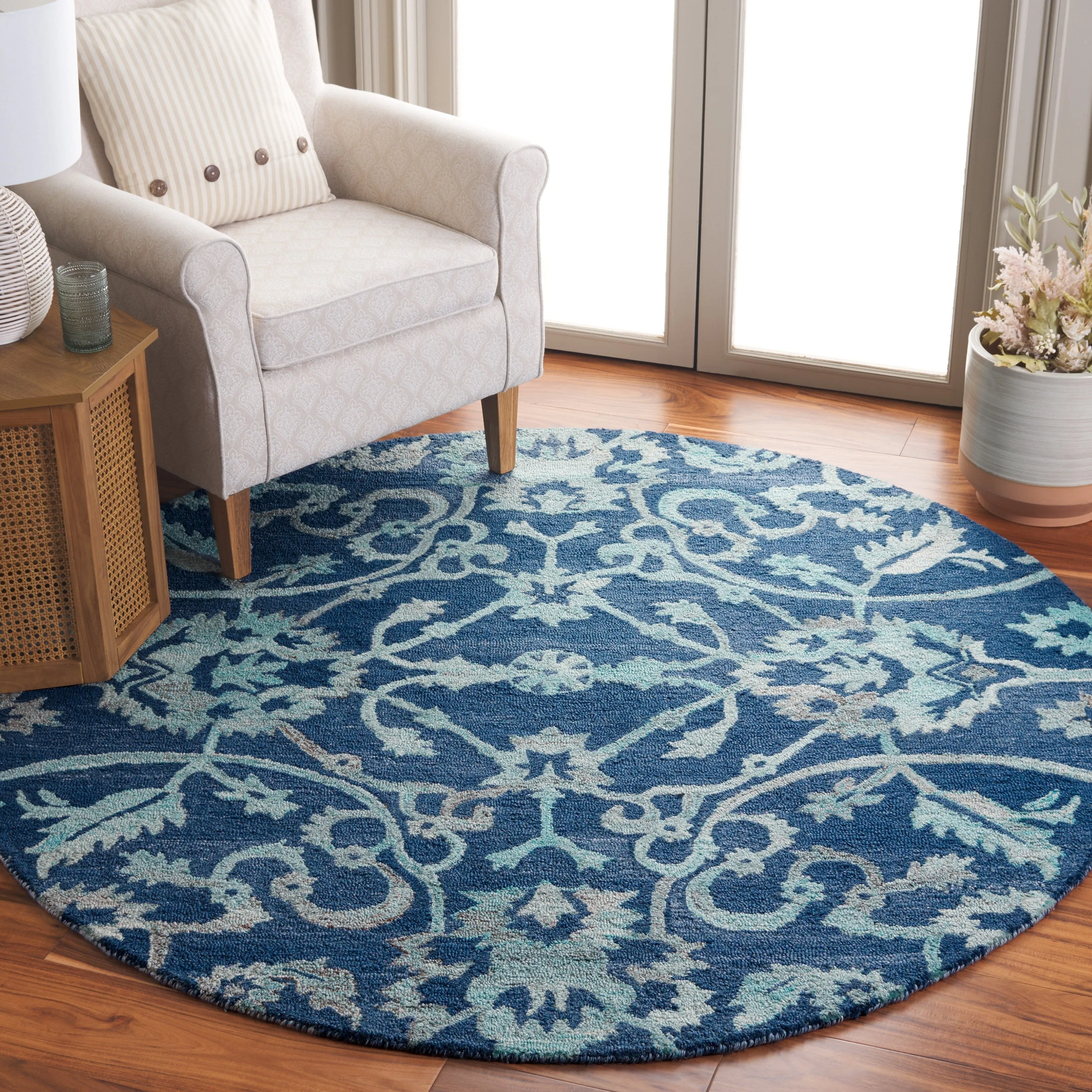 SAFAVIEH Handmade Anatolia Liilia Rug