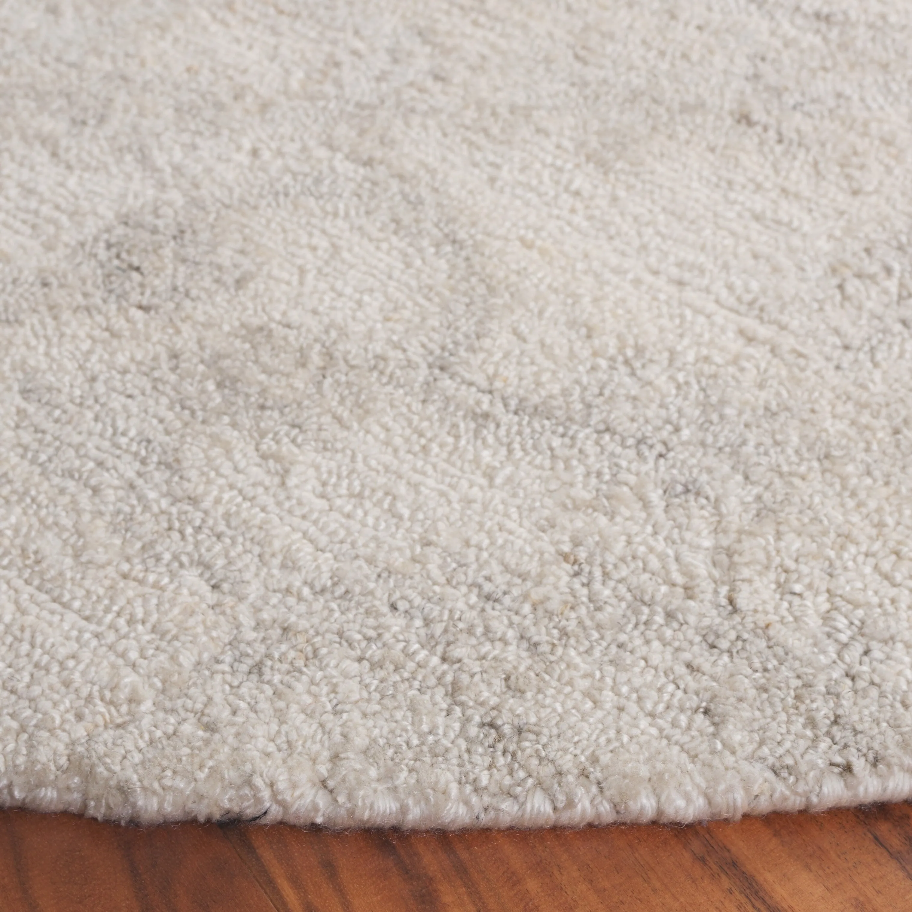 SAFAVIEH Handmade Anatolia Liilia Rug