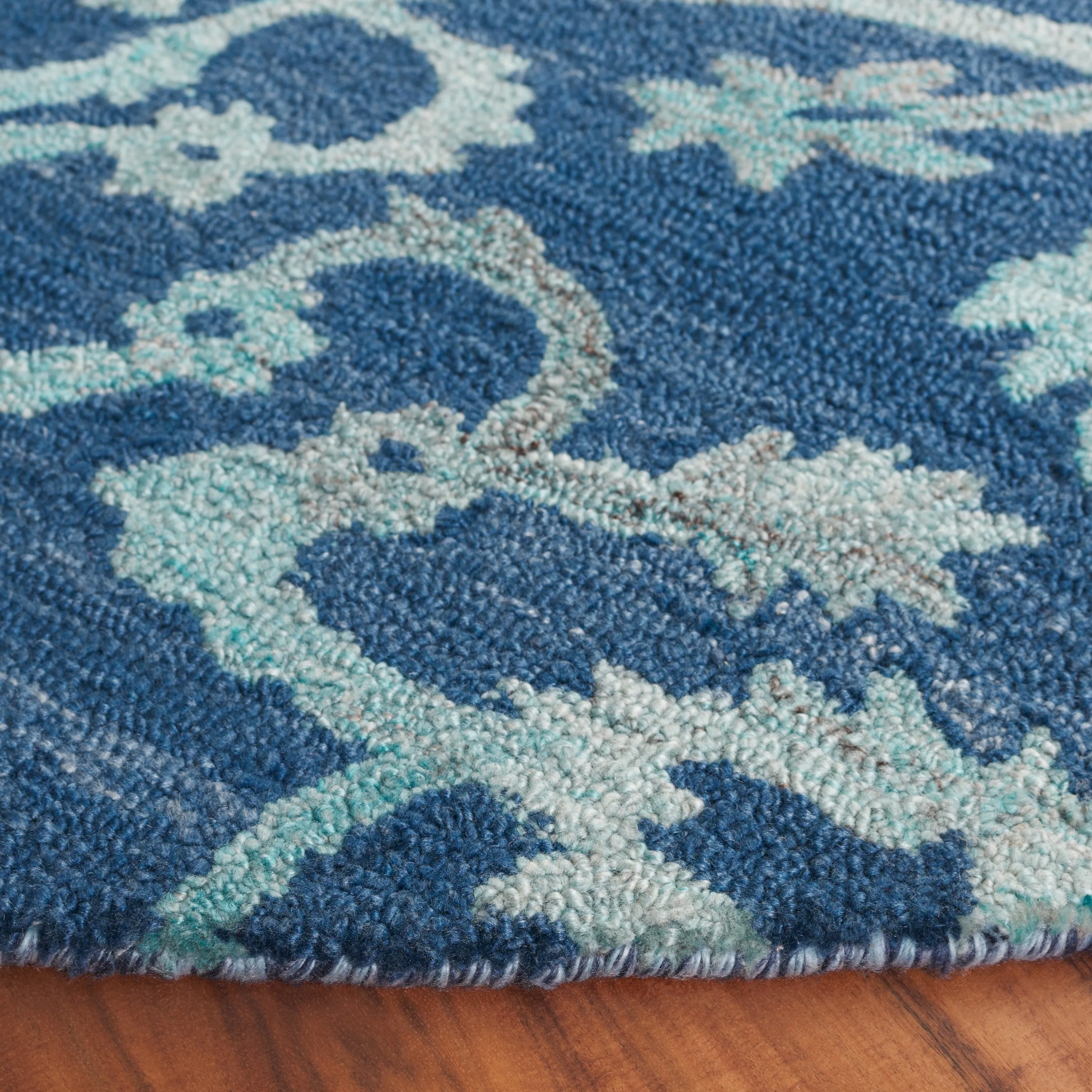 SAFAVIEH Handmade Anatolia Liilia Rug