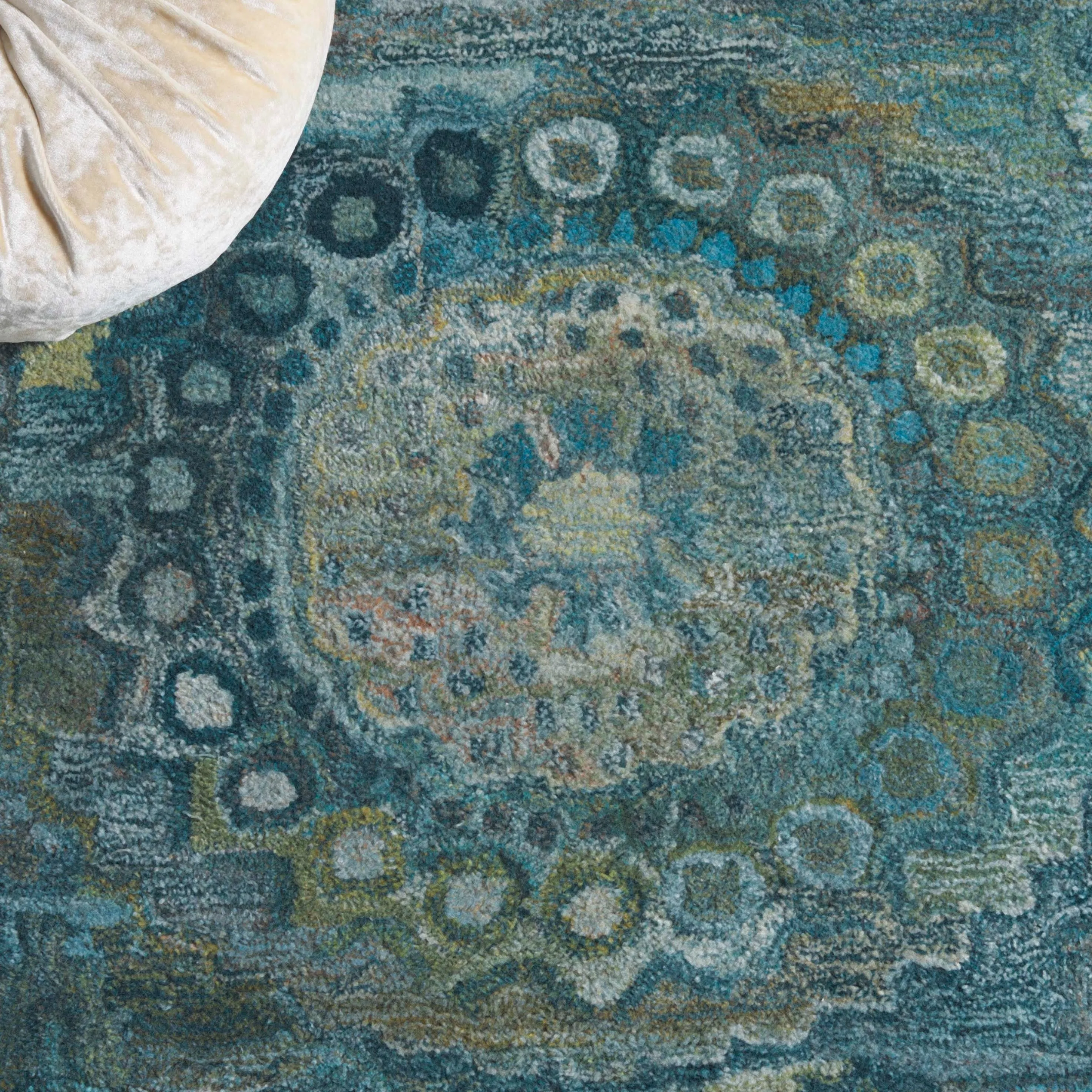 SAFAVIEH Handmade Anatolia Piedad Traditional Rug