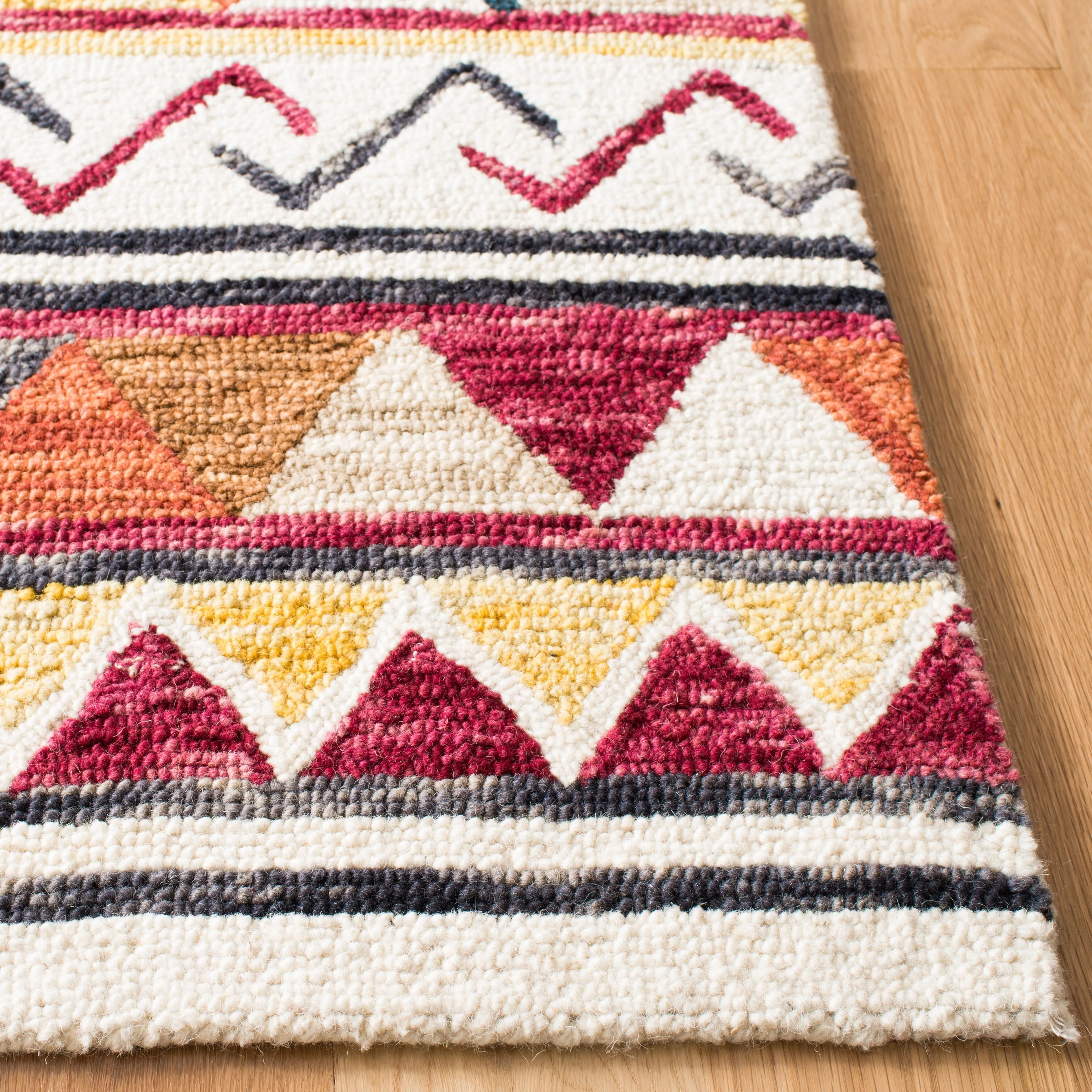 SAFAVIEH Handmade Aspen Despoina Bohemian & Eclectic Tribal Wool