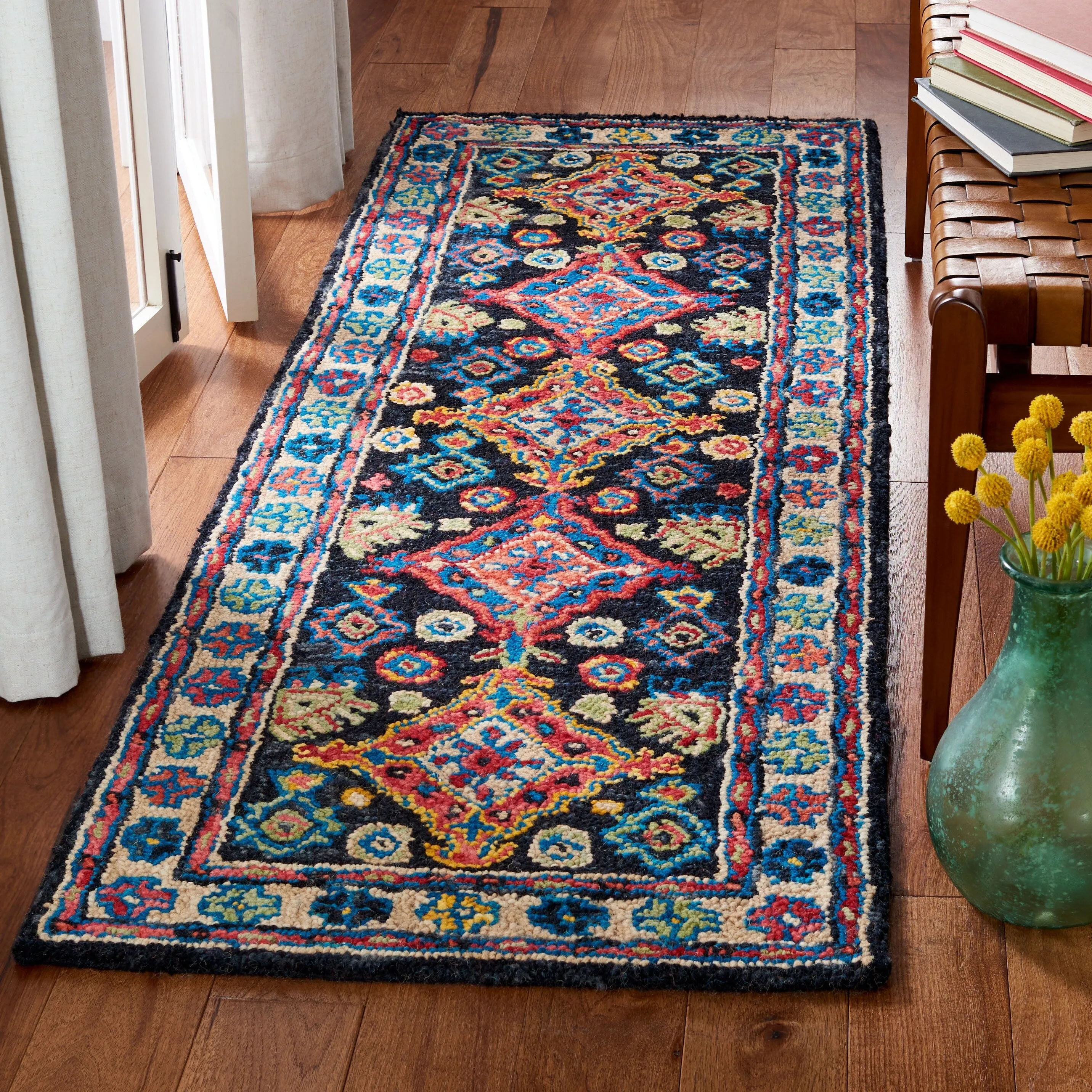 SAFAVIEH Handmade Aspen Sigurora Bohemian Wool Rug