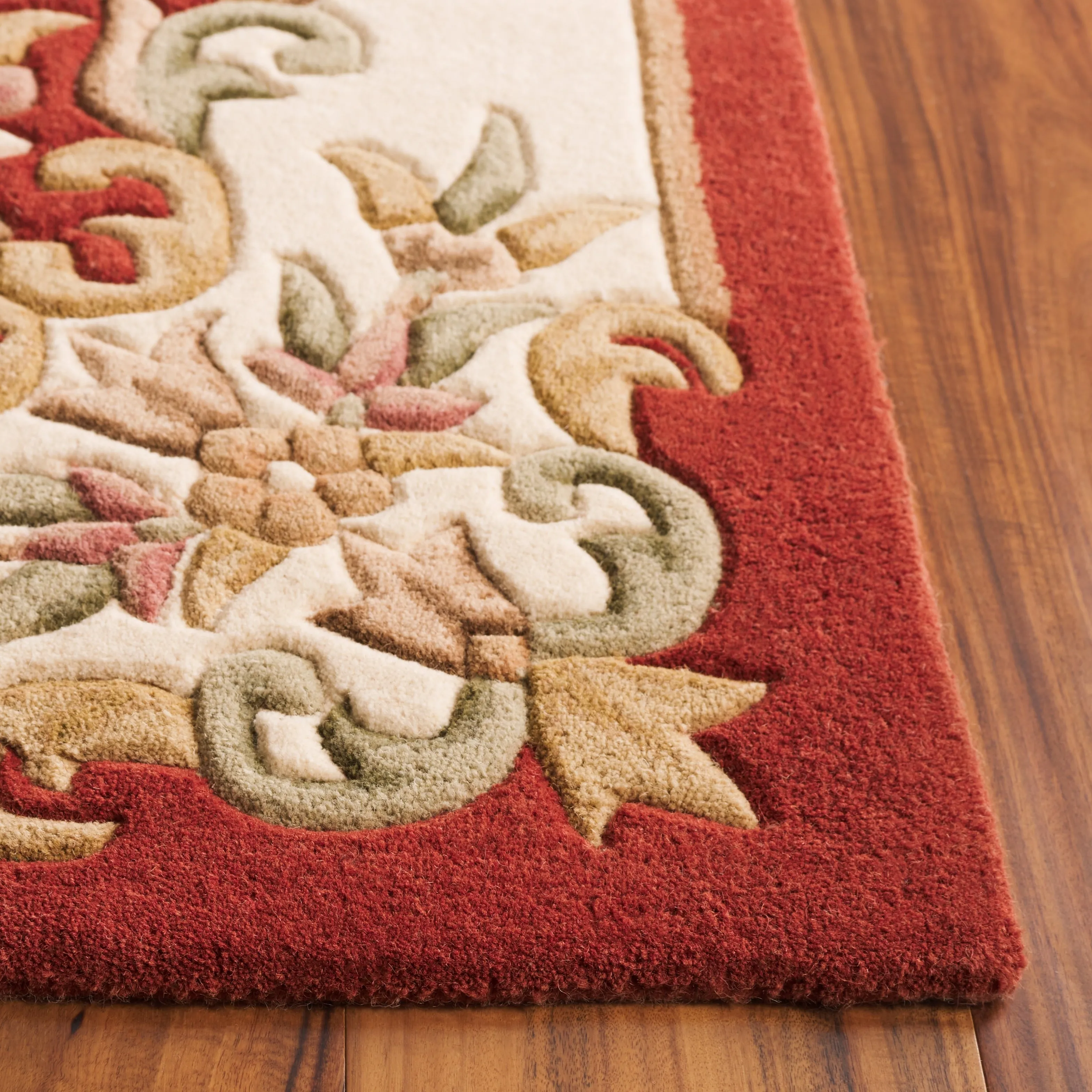 SAFAVIEH Handmade Aubusson Hale Traditional Wool Rug.