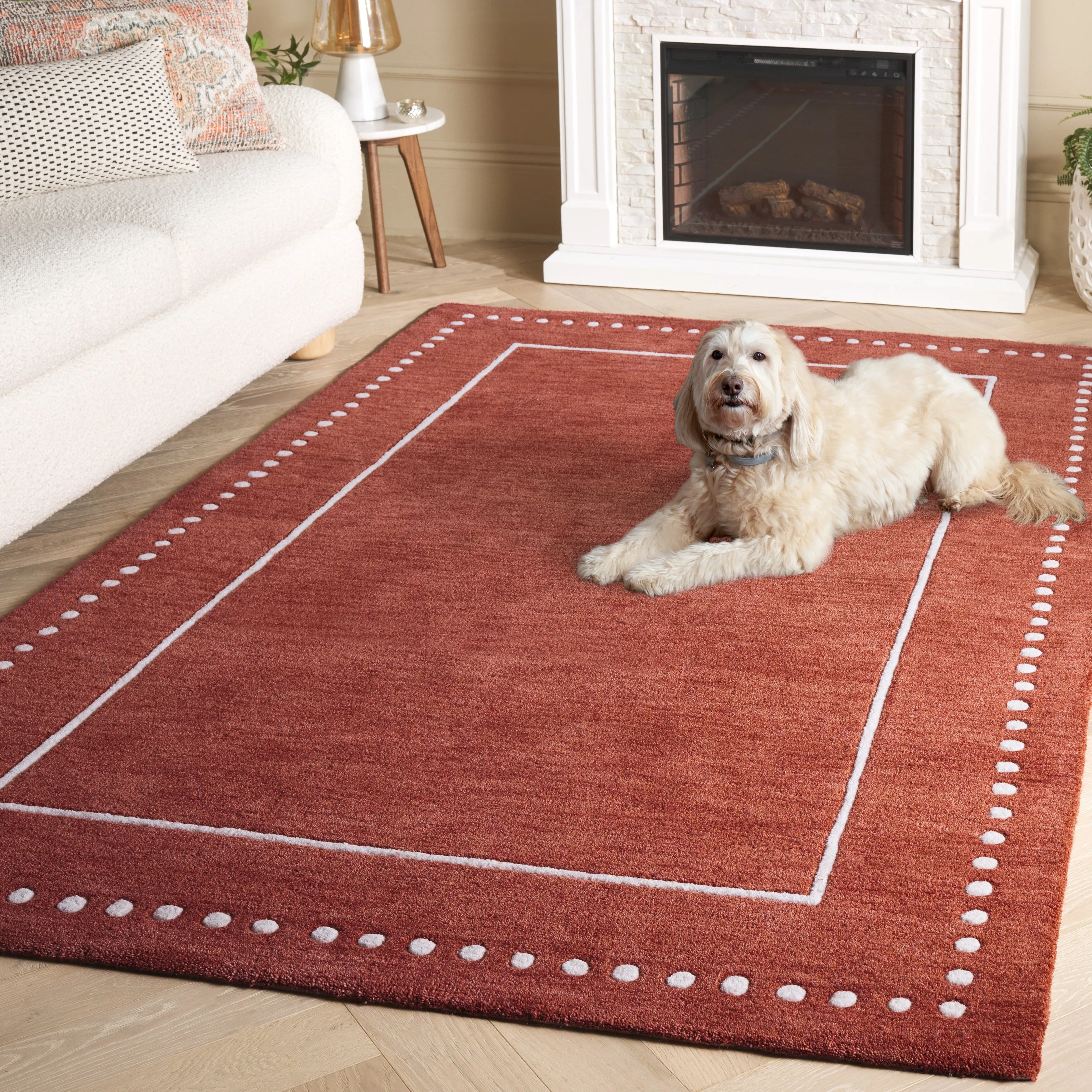 SAFAVIEH Handmade Bella Mitana Dotted Border Wool Rug
