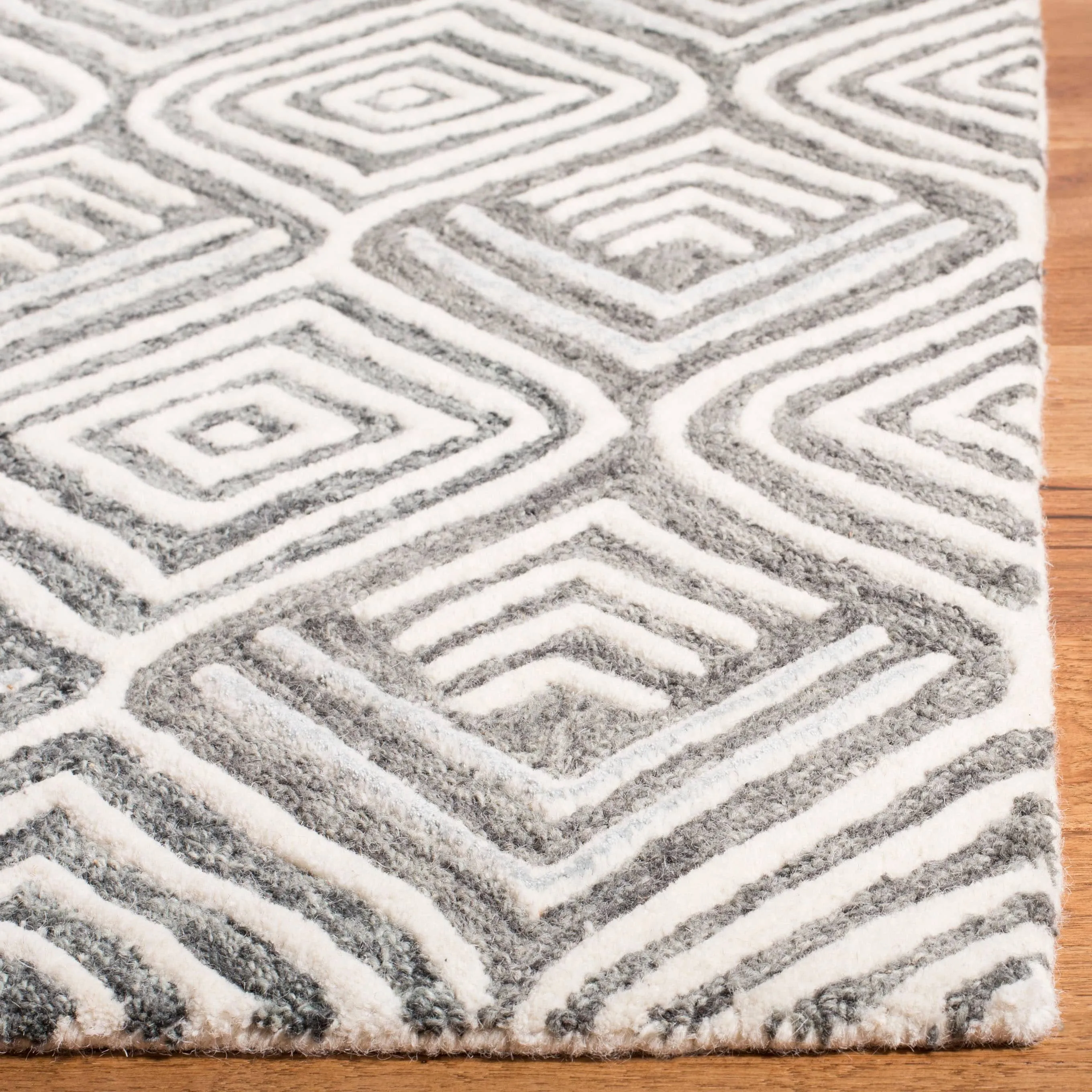 SAFAVIEH Handmade Blossom Atiye Modern Floral Wool Rug