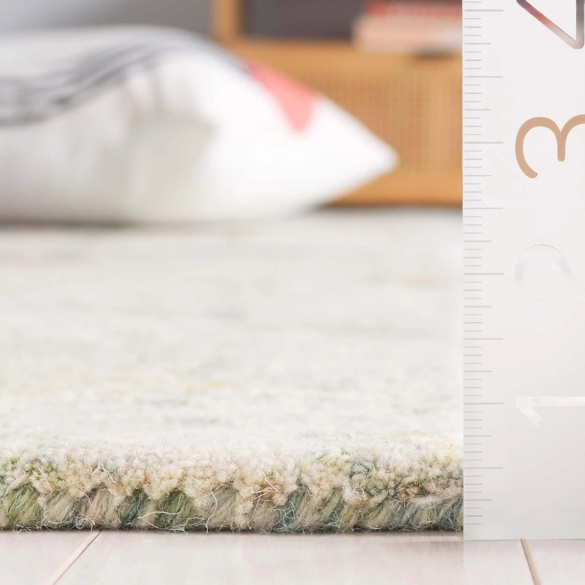 SAFAVIEH Handmade Blossom Babli Modern & Contemporary Wool Rug