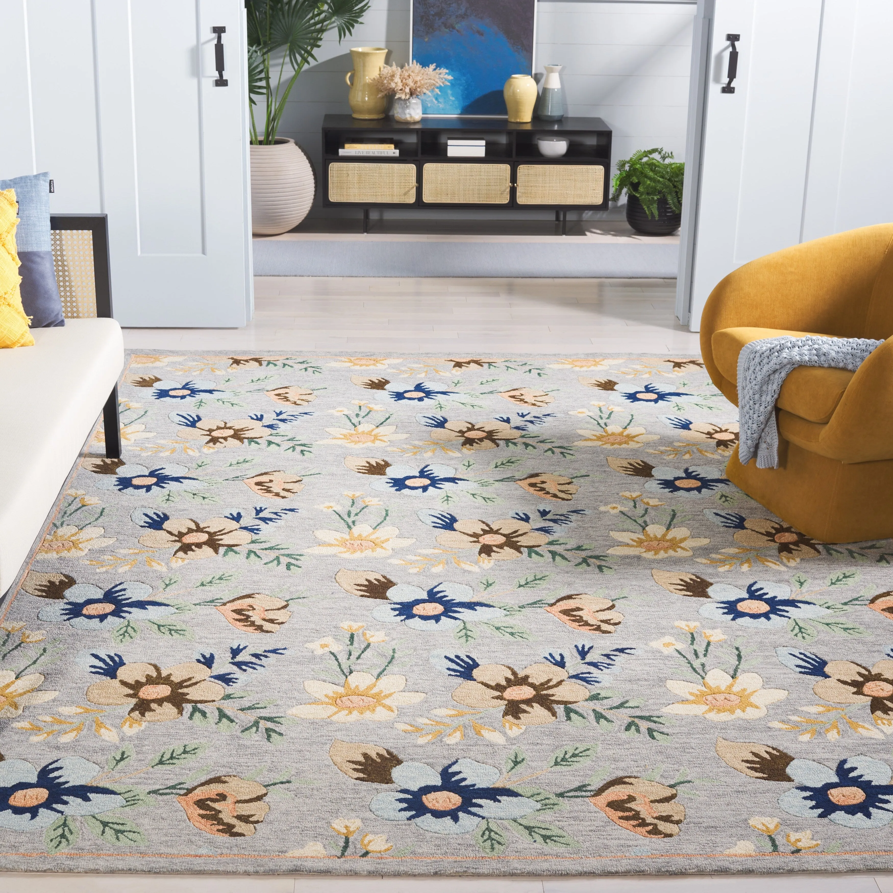 SAFAVIEH Handmade Blossom Geskea Modern & Contemporary Wool Rug
