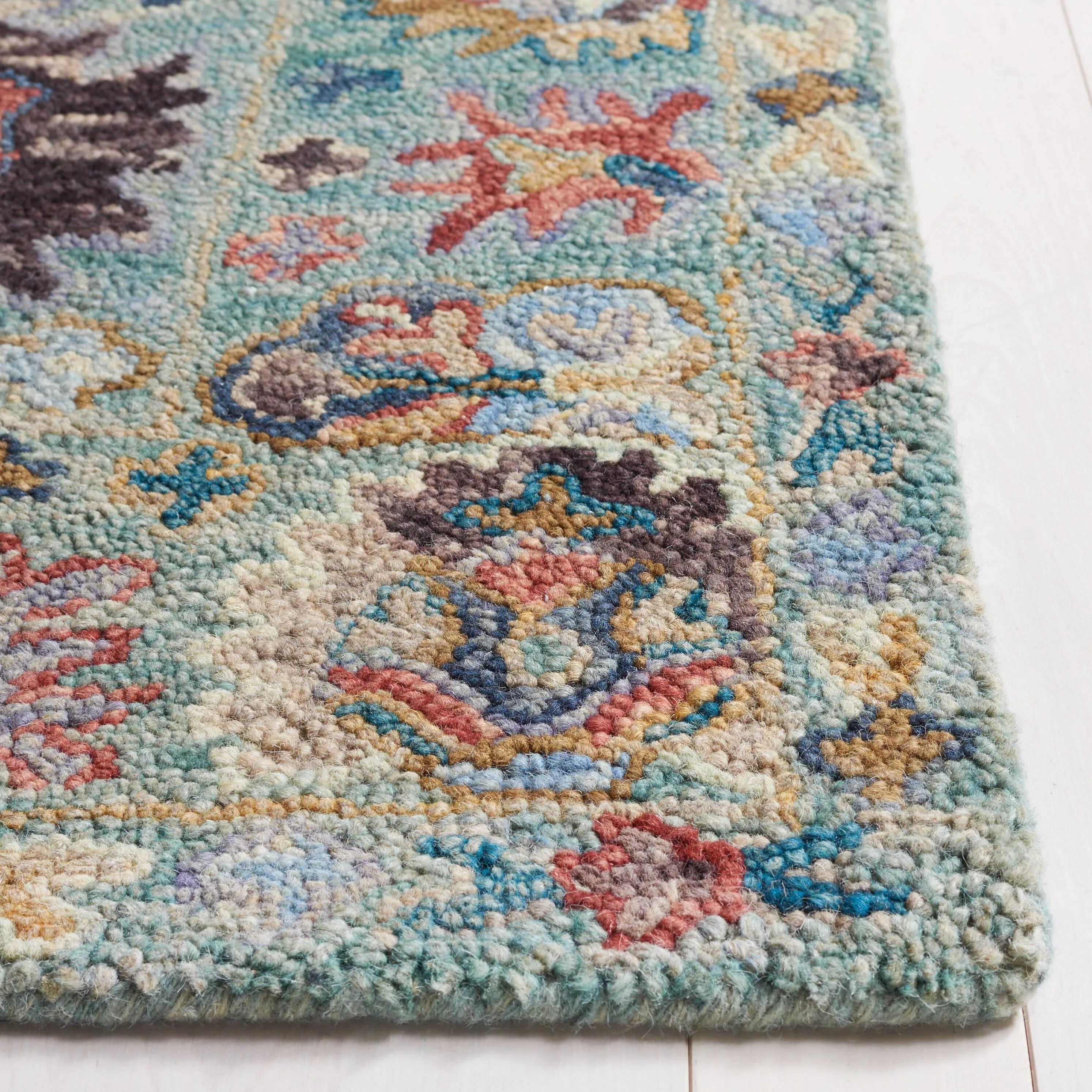 SAFAVIEH Handmade Blossom Kanya Floral Wool Rug