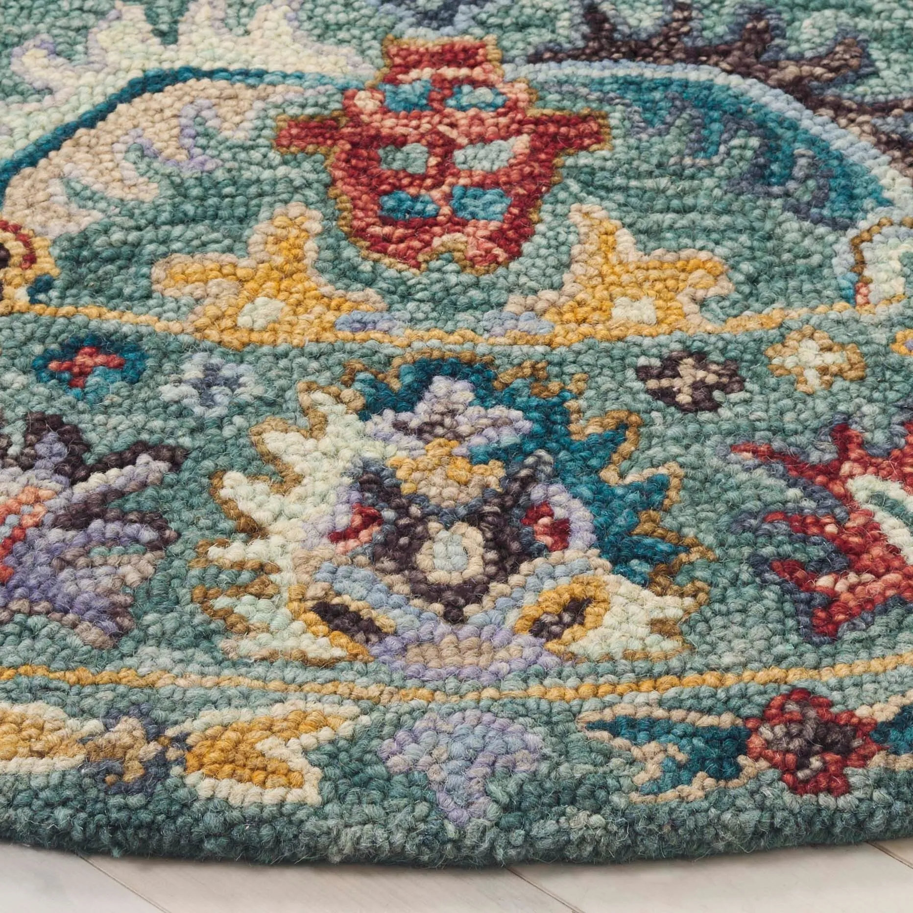 SAFAVIEH Handmade Blossom Kanya Floral Wool Rug