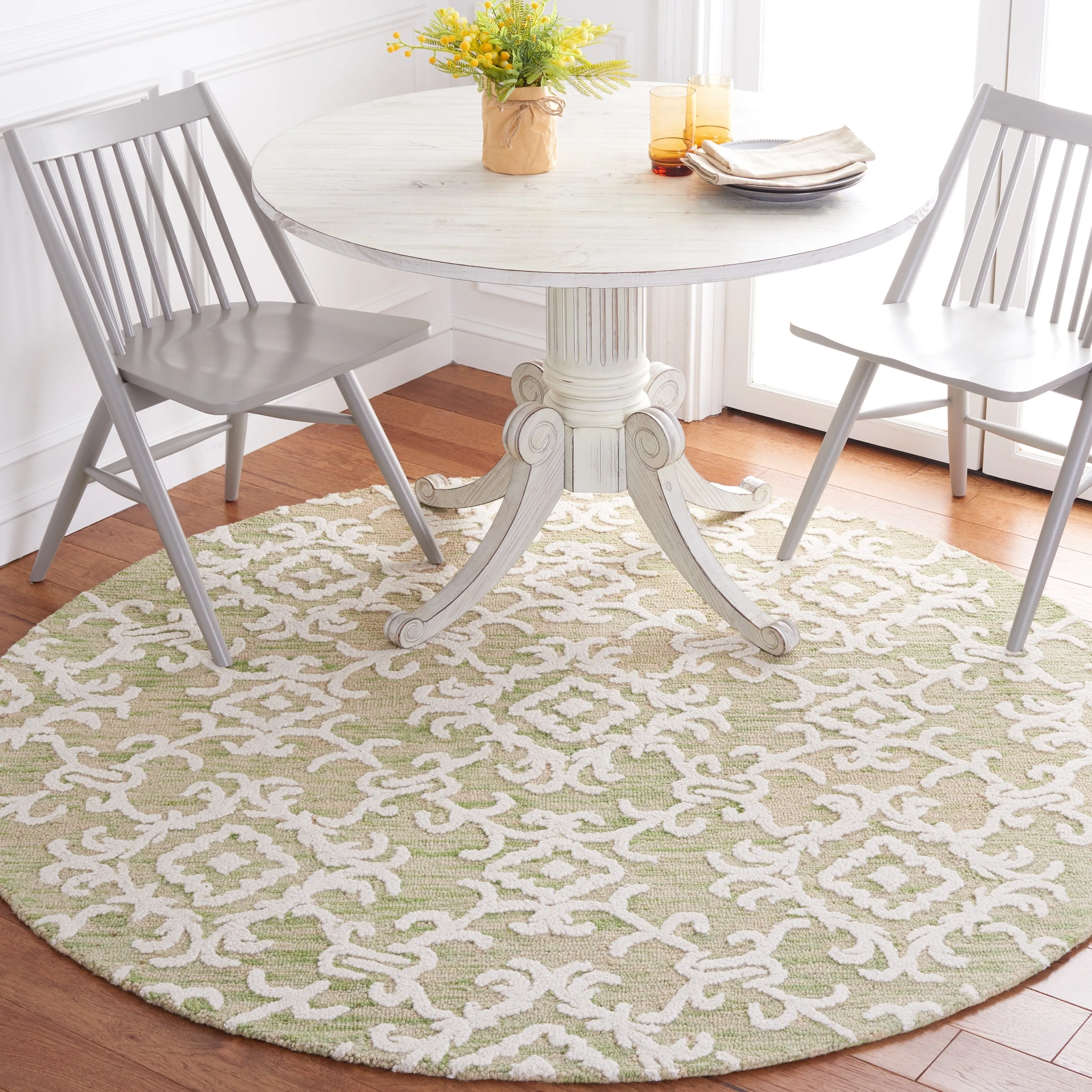 SAFAVIEH. Handmade Blossom Vesela Modern Floral Wool Rug