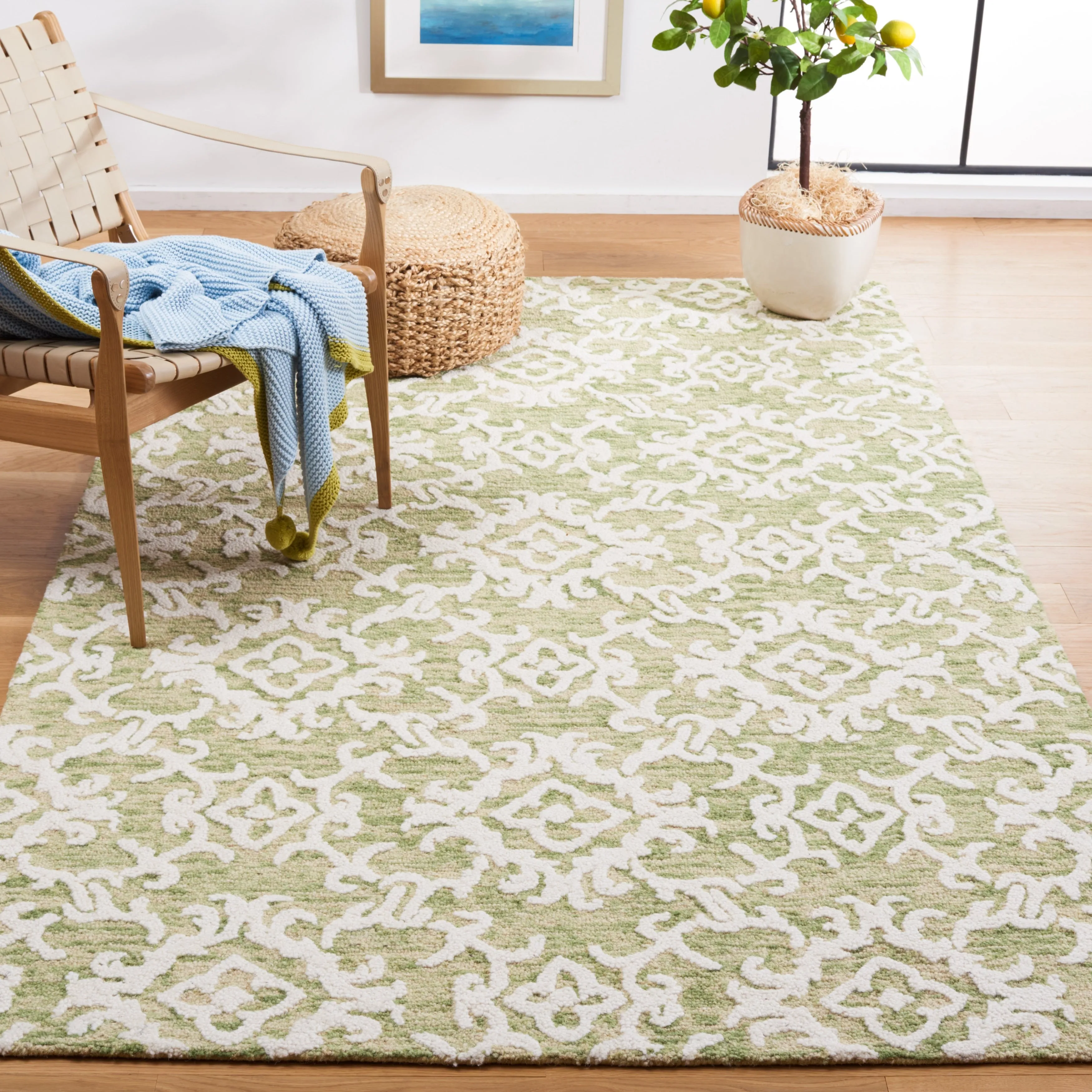 SAFAVIEH. Handmade Blossom Vesela Modern Floral Wool Rug