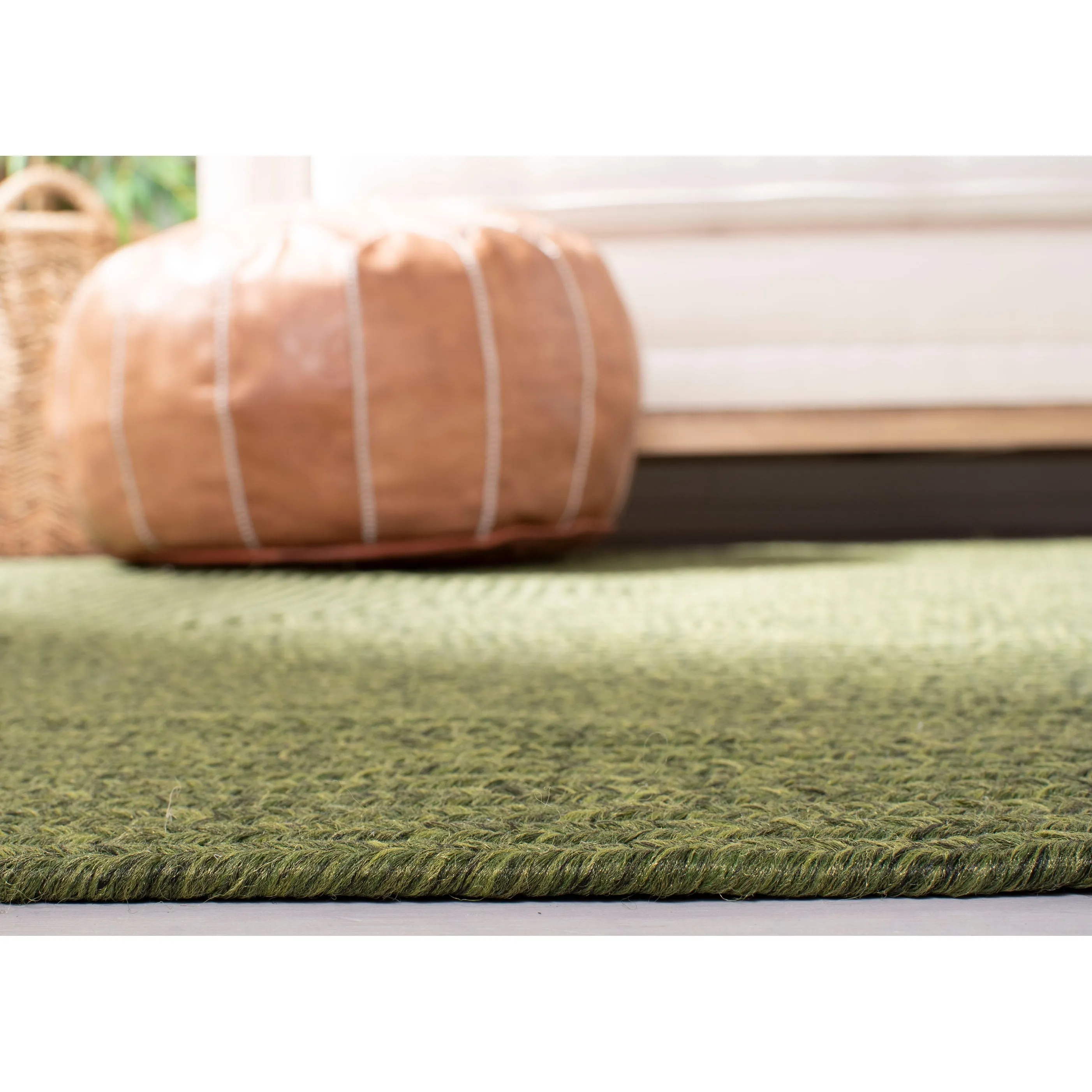 SAFAVIEH Handmade Braided Shabana Casual Lavada Rug