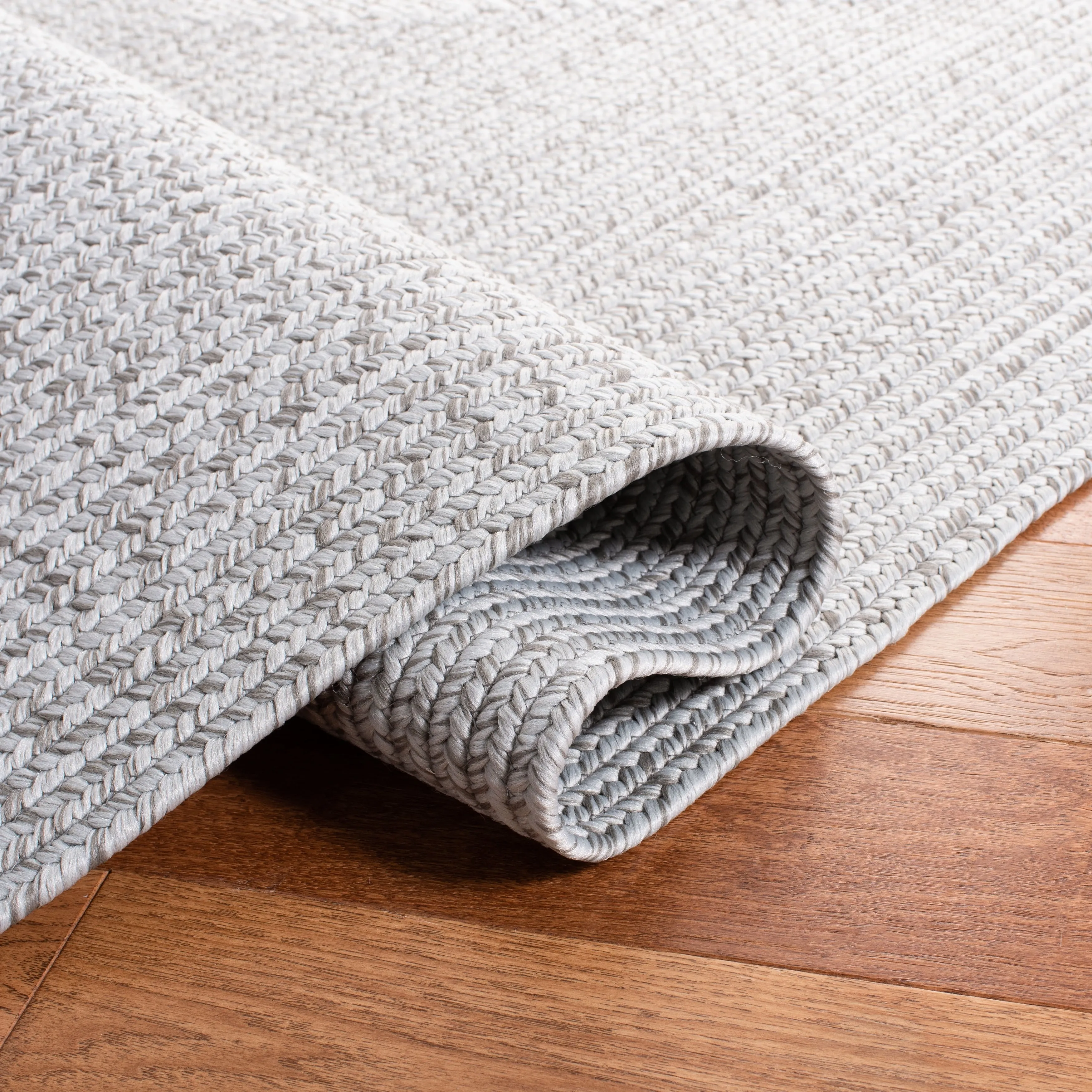 SAFAVIEH Handmade Braided Shabana Casual Lavada Rug