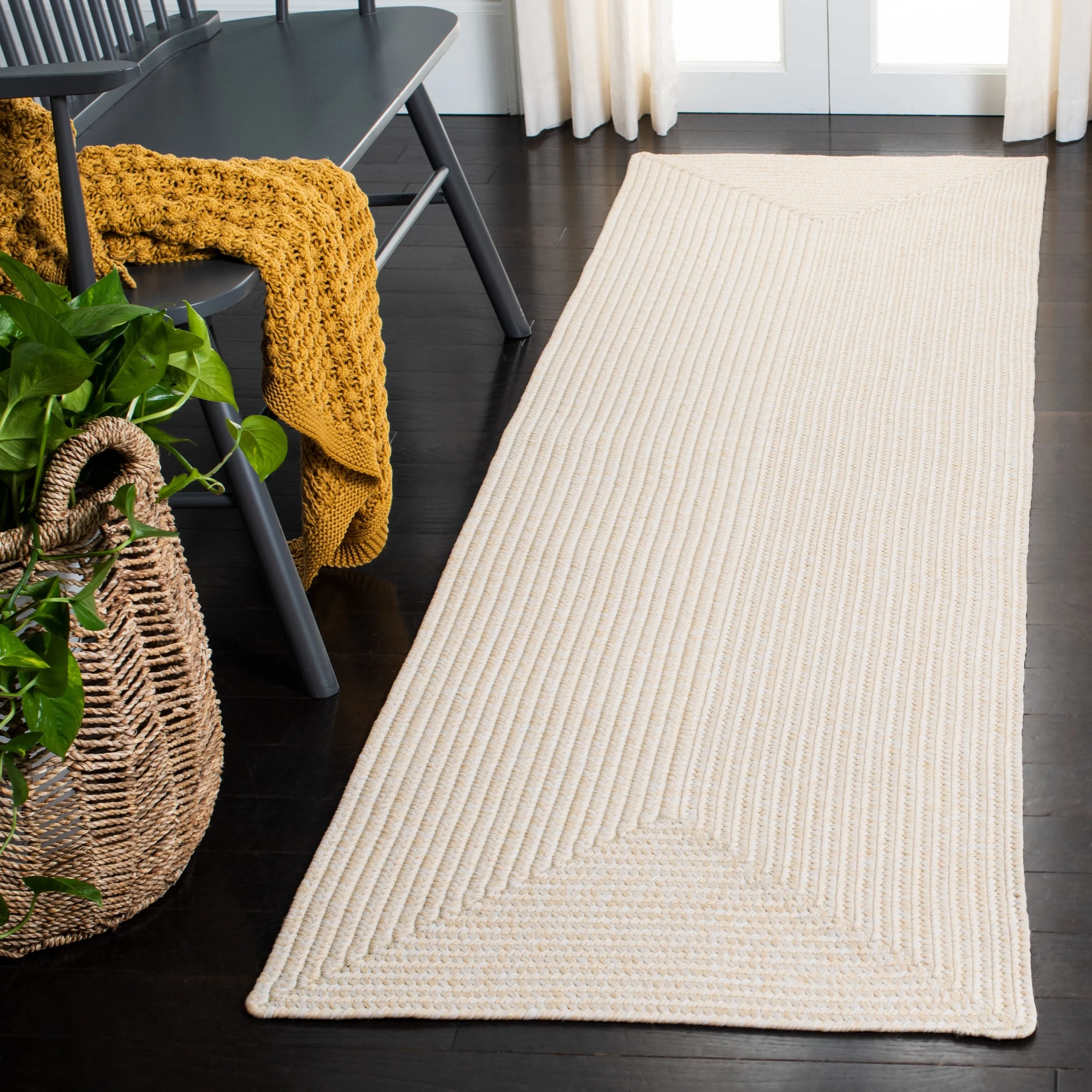 SAFAVIEH Handmade Braided Shabana Casual Lavada Rug