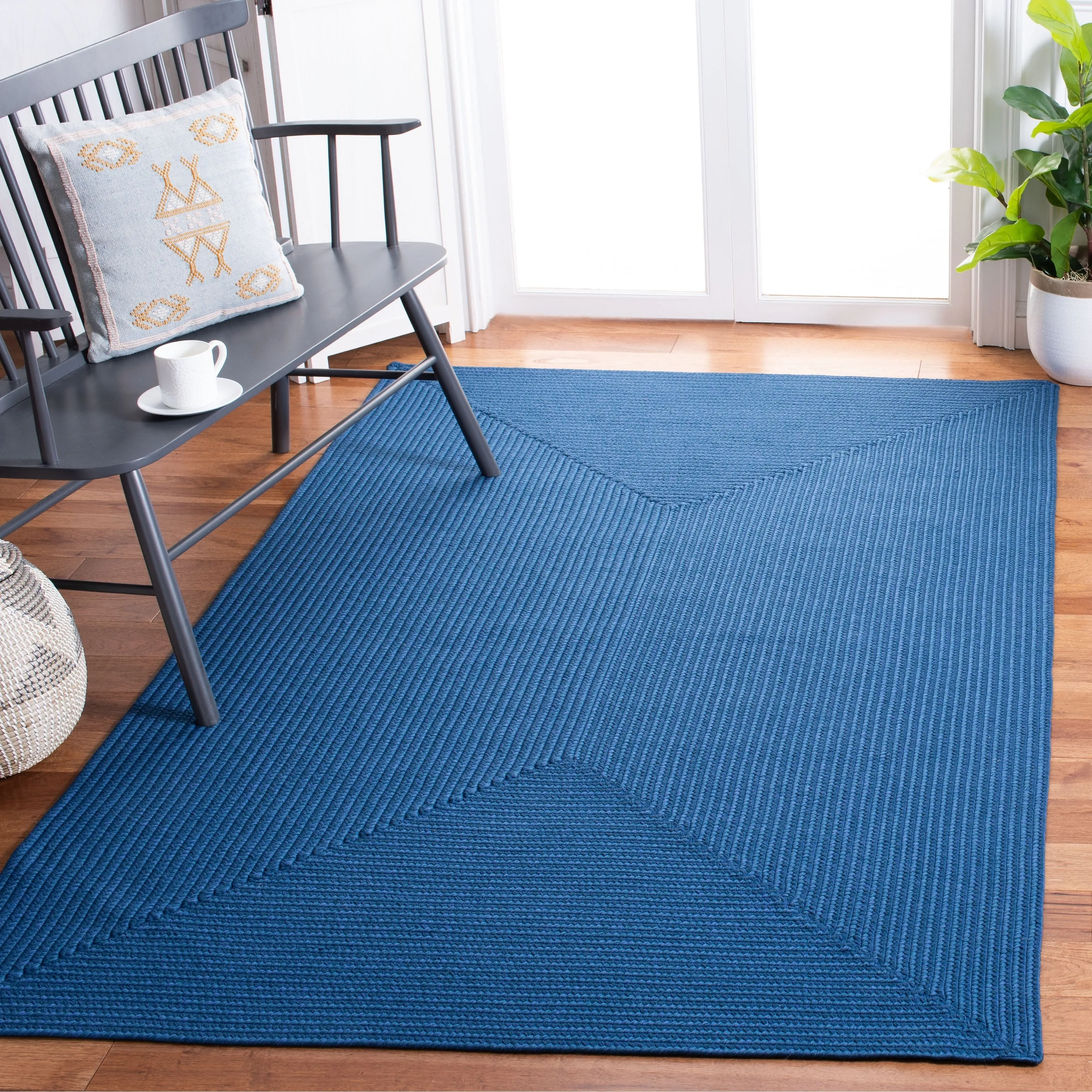 SAFAVIEH Handmade Braided Shabana Casual Lavada Rug