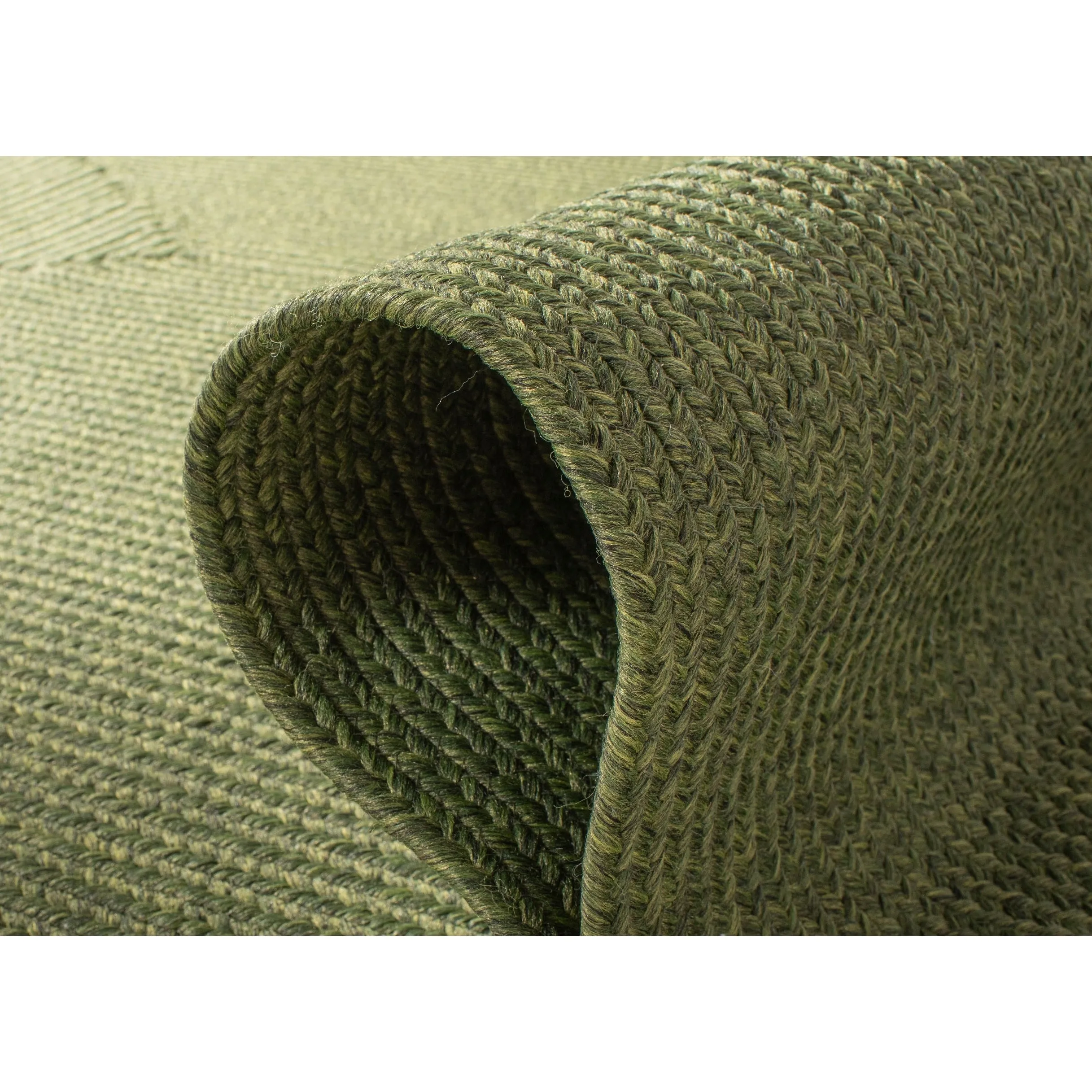 SAFAVIEH Handmade Braided Shabana Casual Lavada Rug