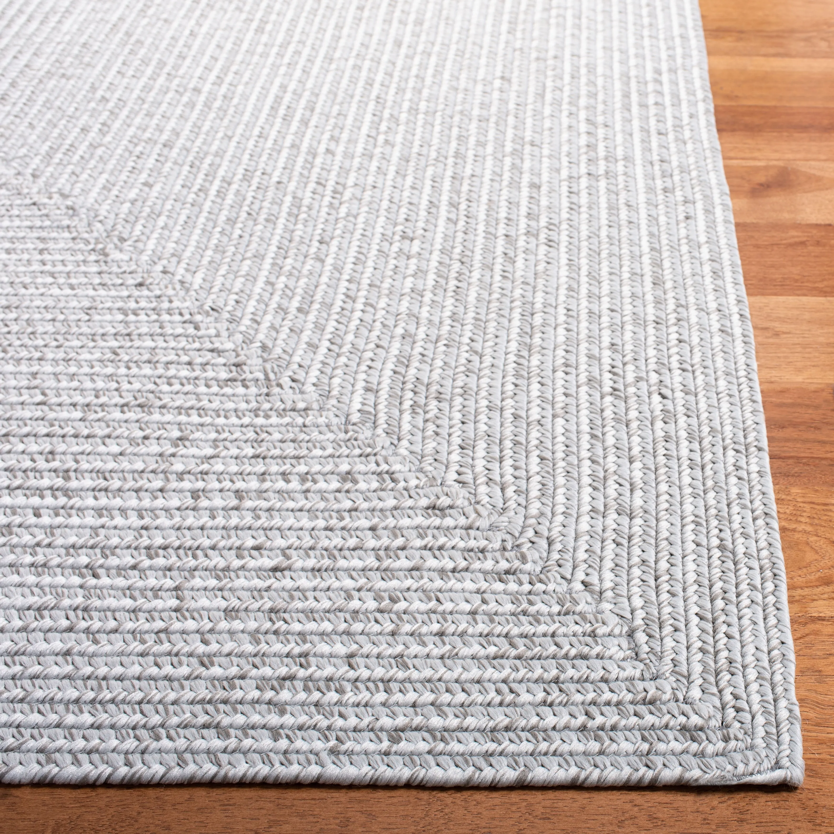 SAFAVIEH Handmade Braided Shabana Casual Lavada Rug