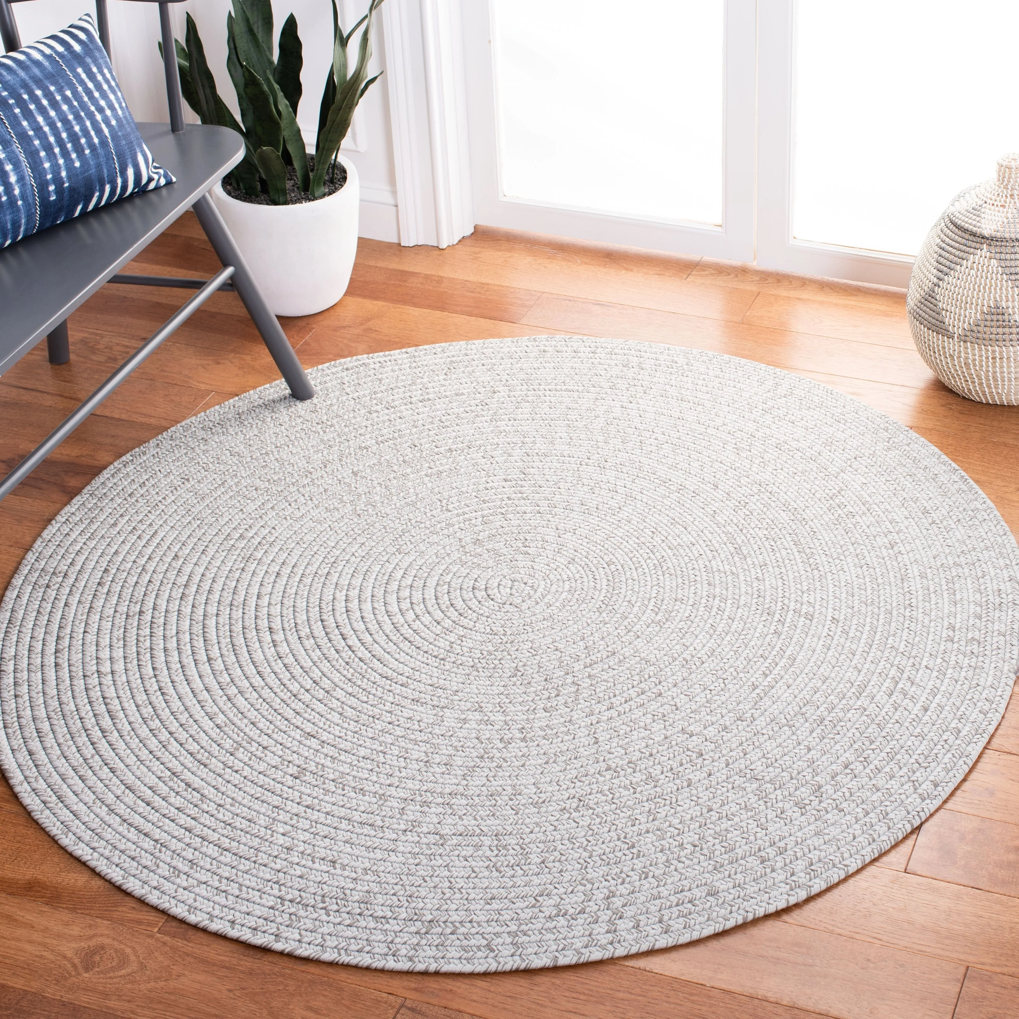 SAFAVIEH Handmade Braided Shabana Casual Lavada Rug