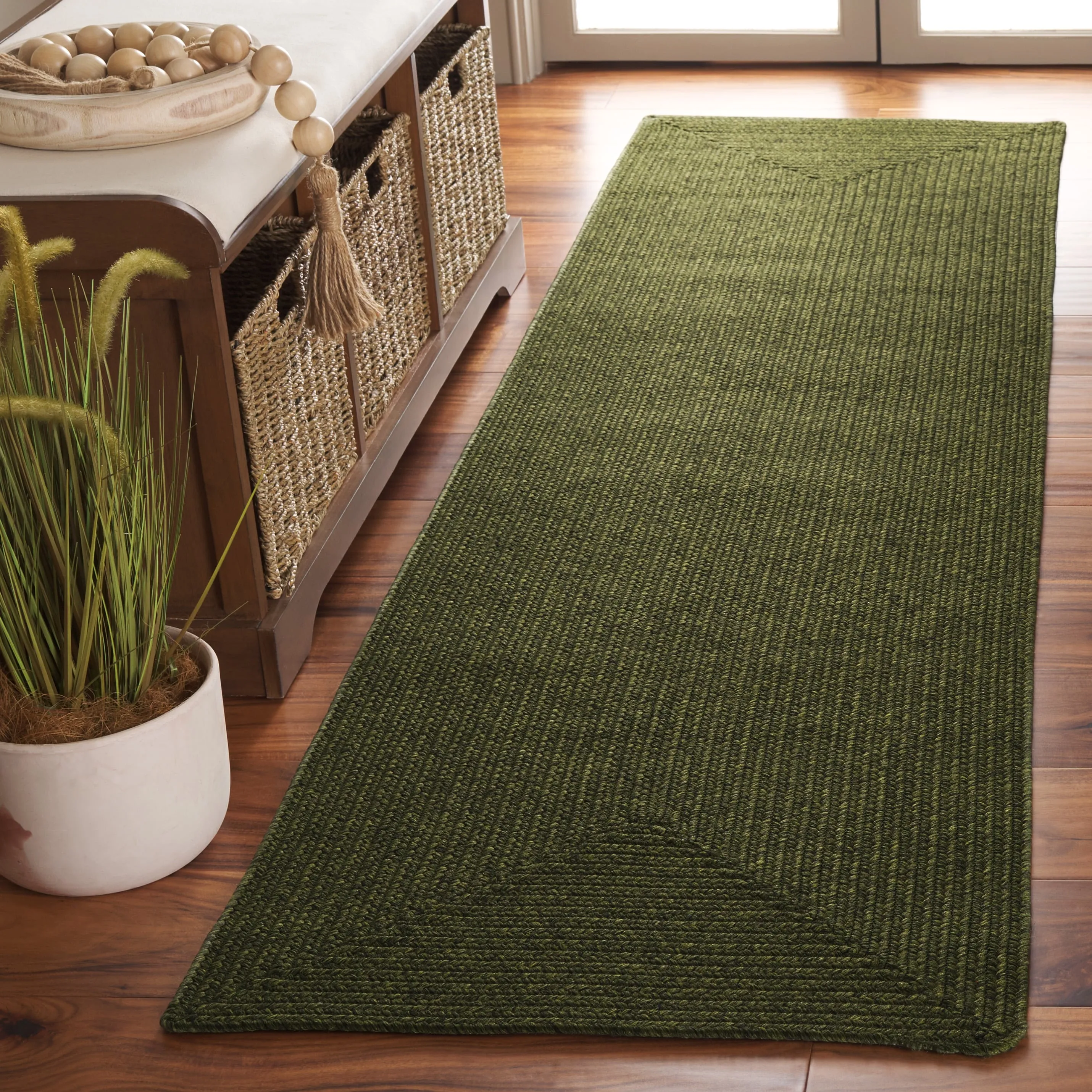 SAFAVIEH Handmade Braided Shabana Casual Lavada Rug