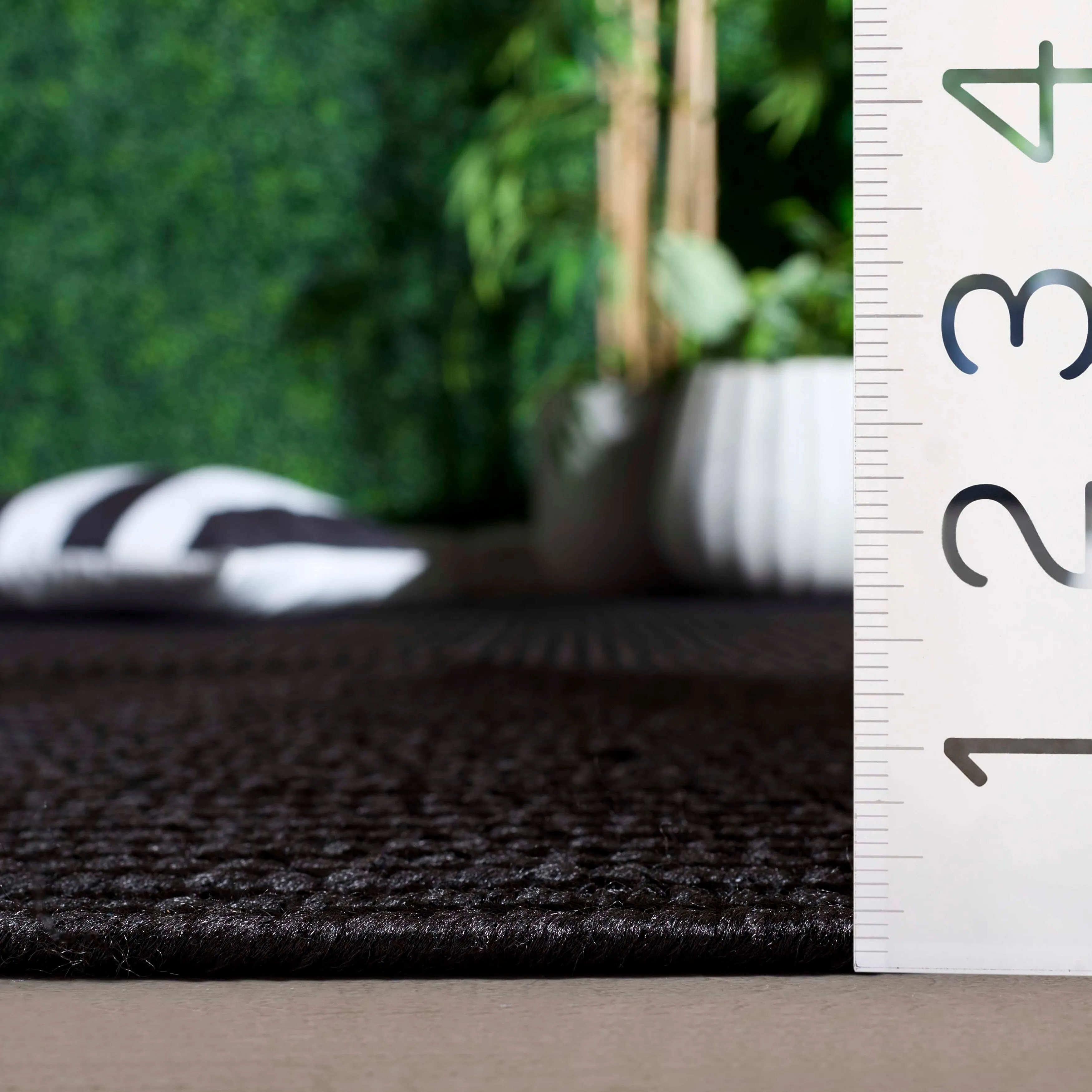 SAFAVIEH Handmade Braided Shabana Casual Lavada Rug