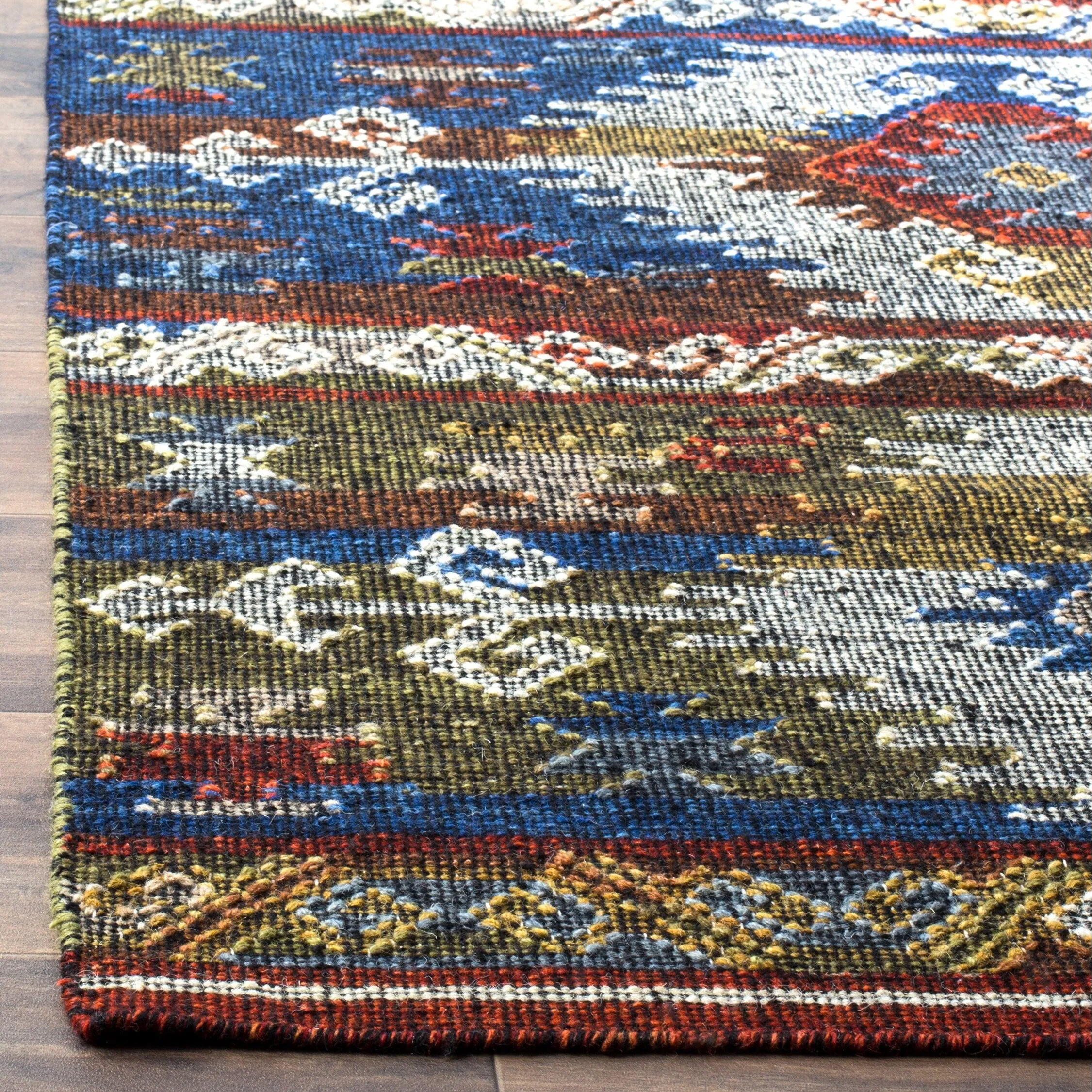 SAFAVIEH Handmade Canyon Cristieana Boho Tribal Wool Rug