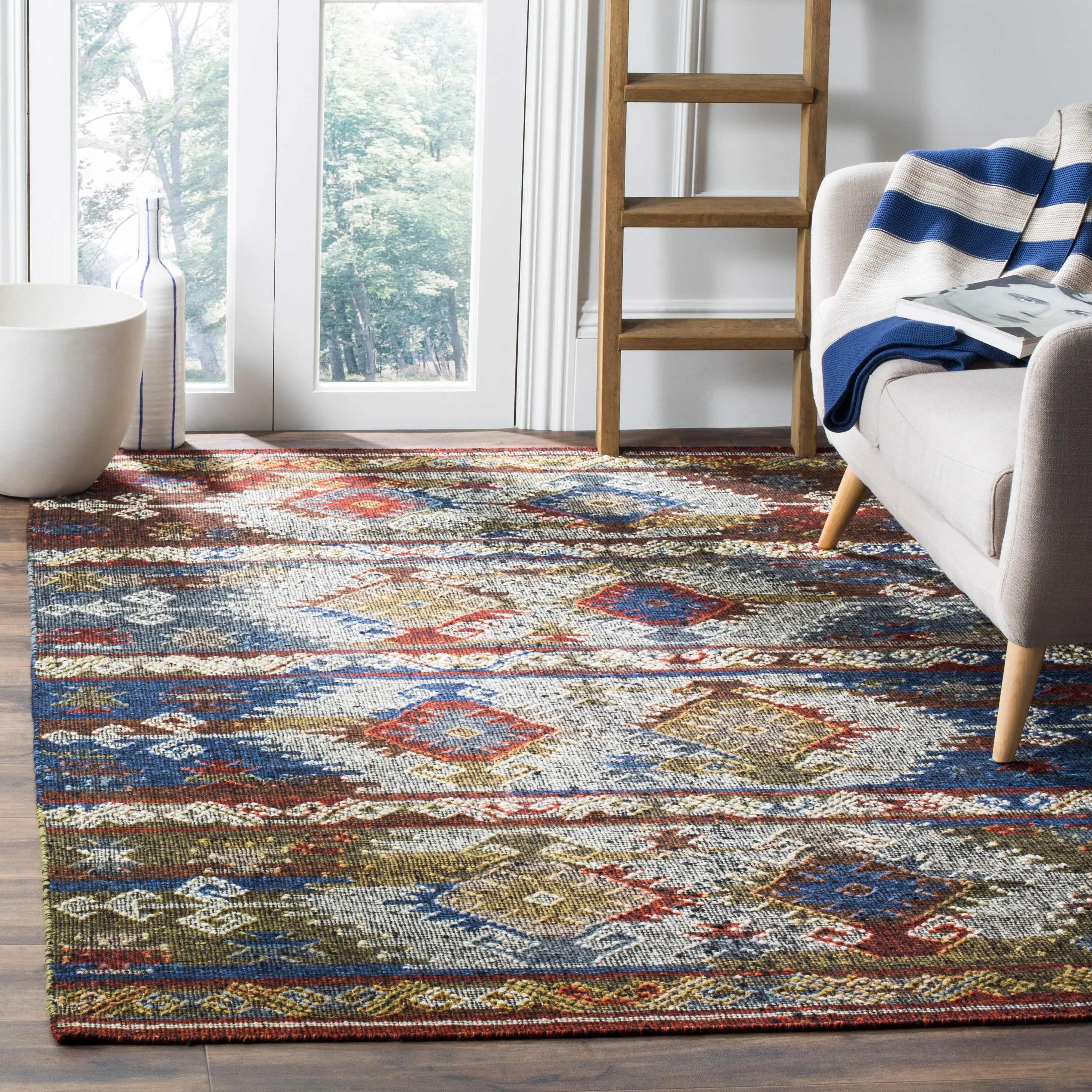 SAFAVIEH Handmade Canyon Cristieana Boho Tribal Wool Rug