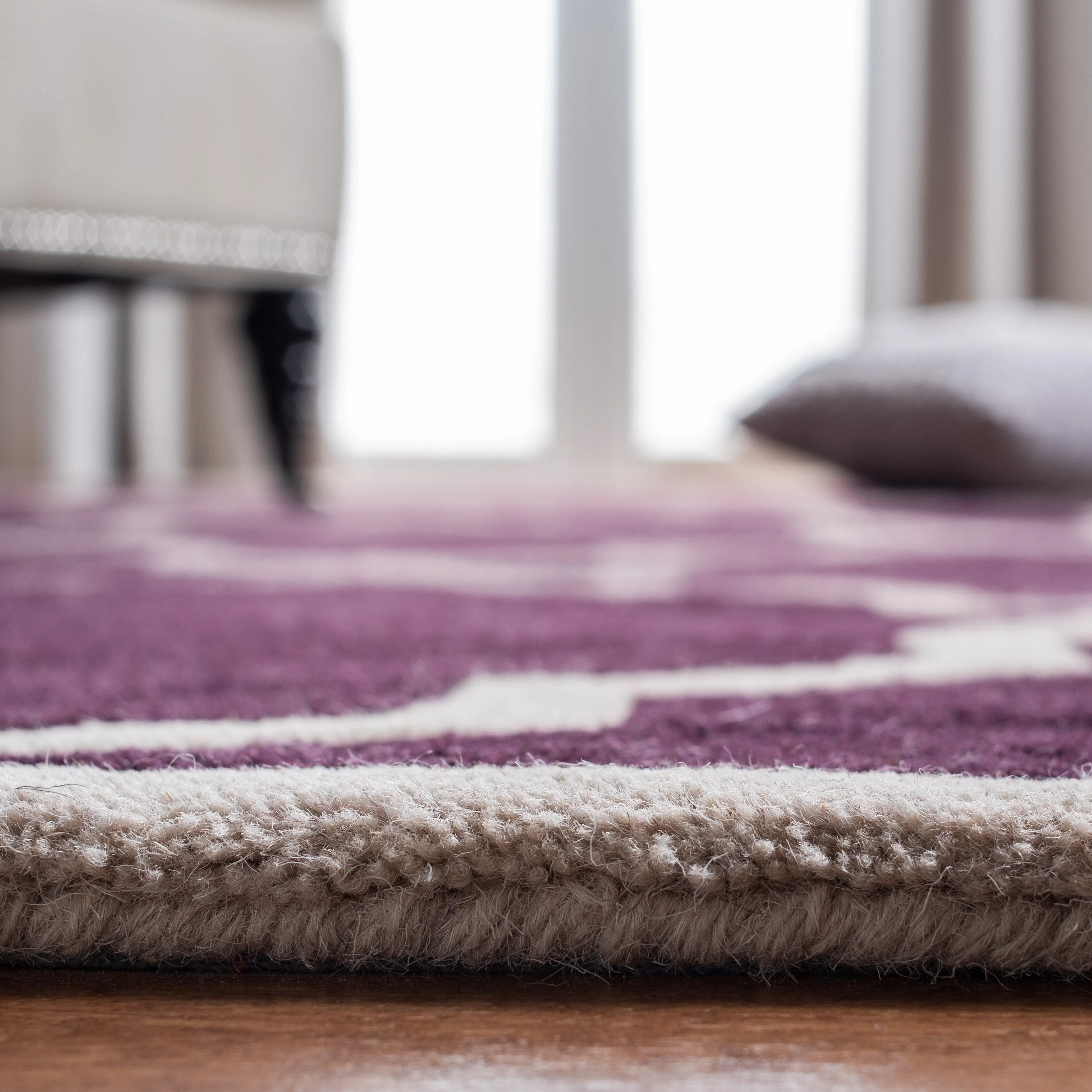 SAFAVIEH Handmade Chatham Nhuong Modern Moroccan Wool Rug