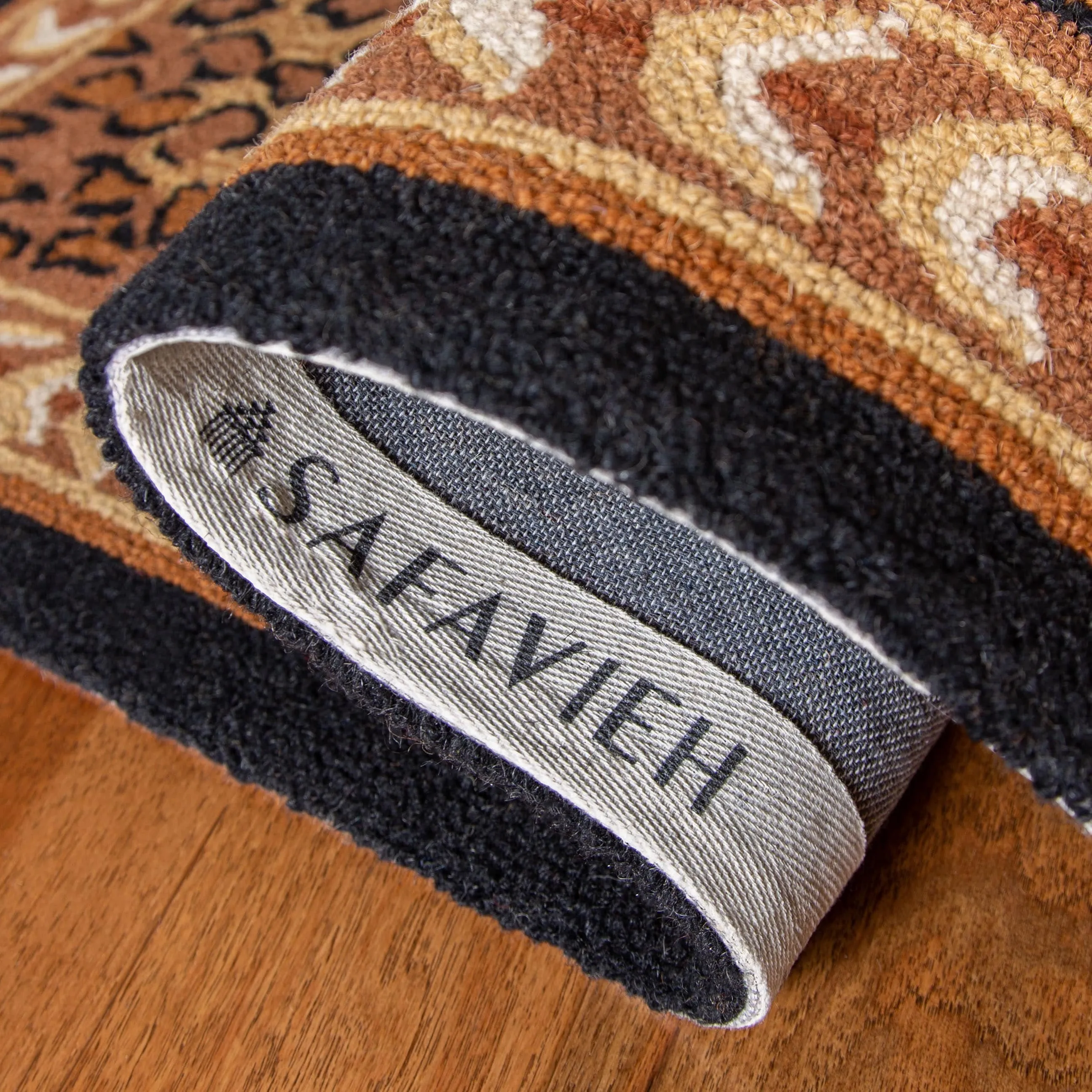 SAFAVIEH Handmade Chelsea Solar Garden Leopard French Country Wool Rug