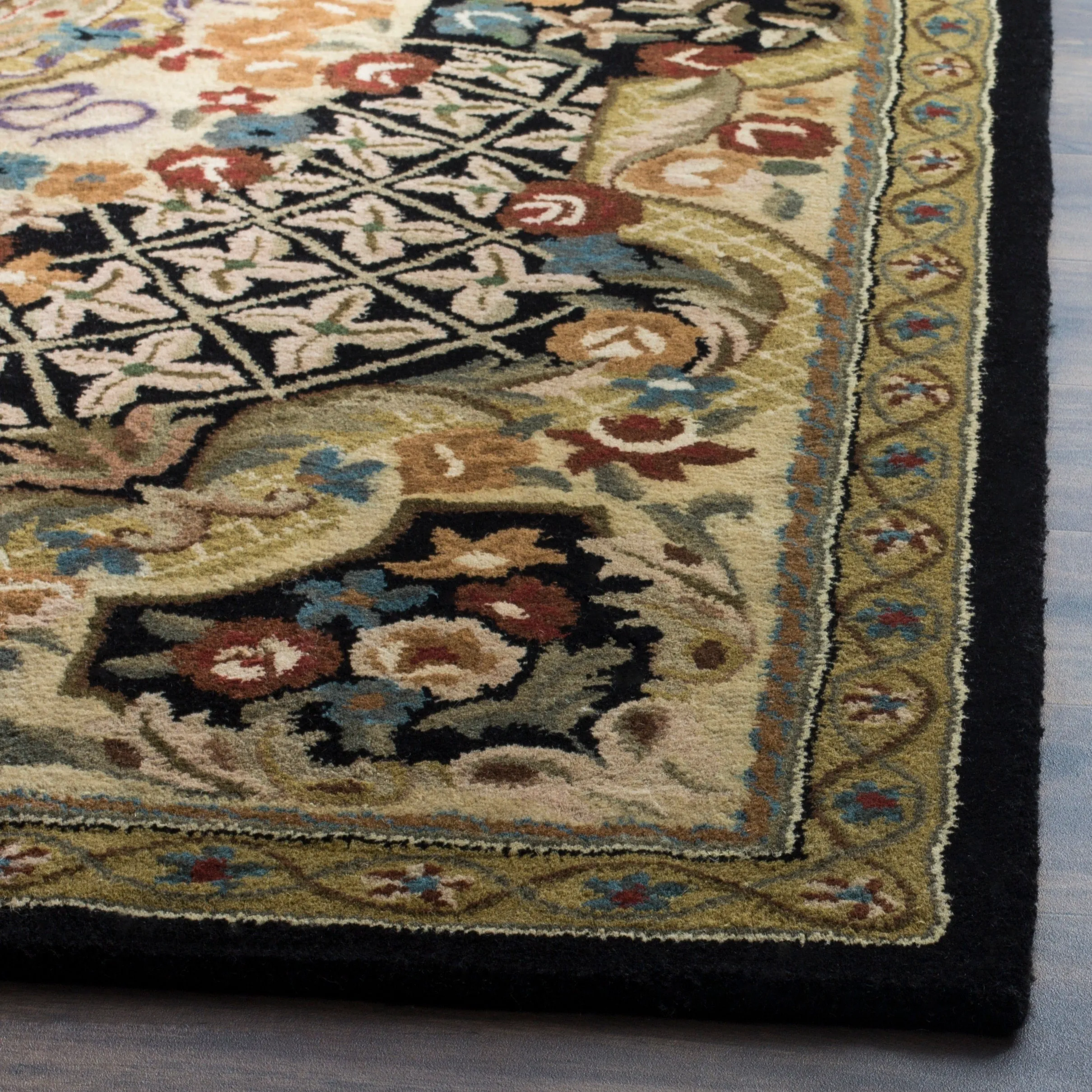 SAFAVIEH Handmade Classic Traiana Traditional Oriental Wool Rug