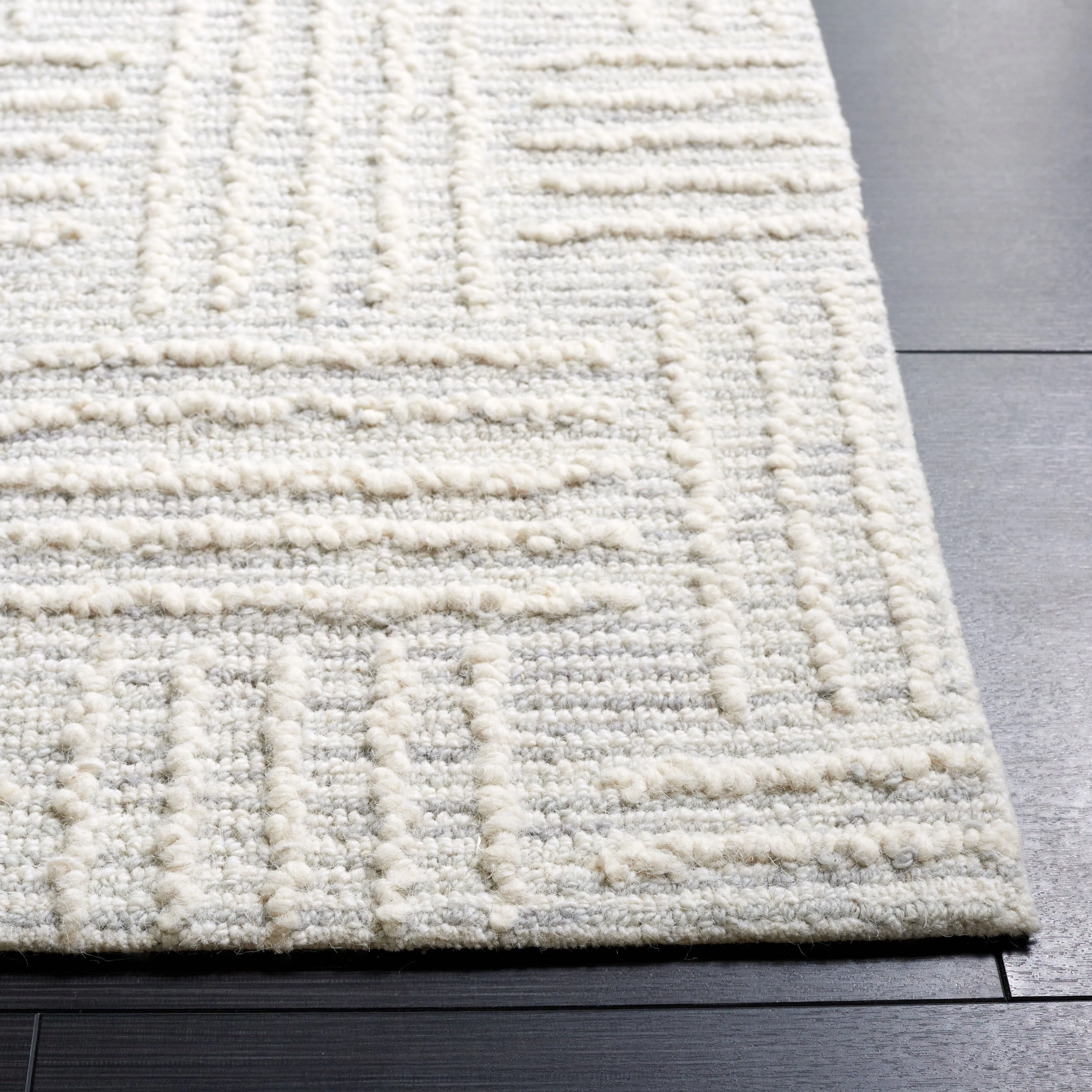 SAFAVIEH Handmade Ebony Enela Contemporary Wool Rug