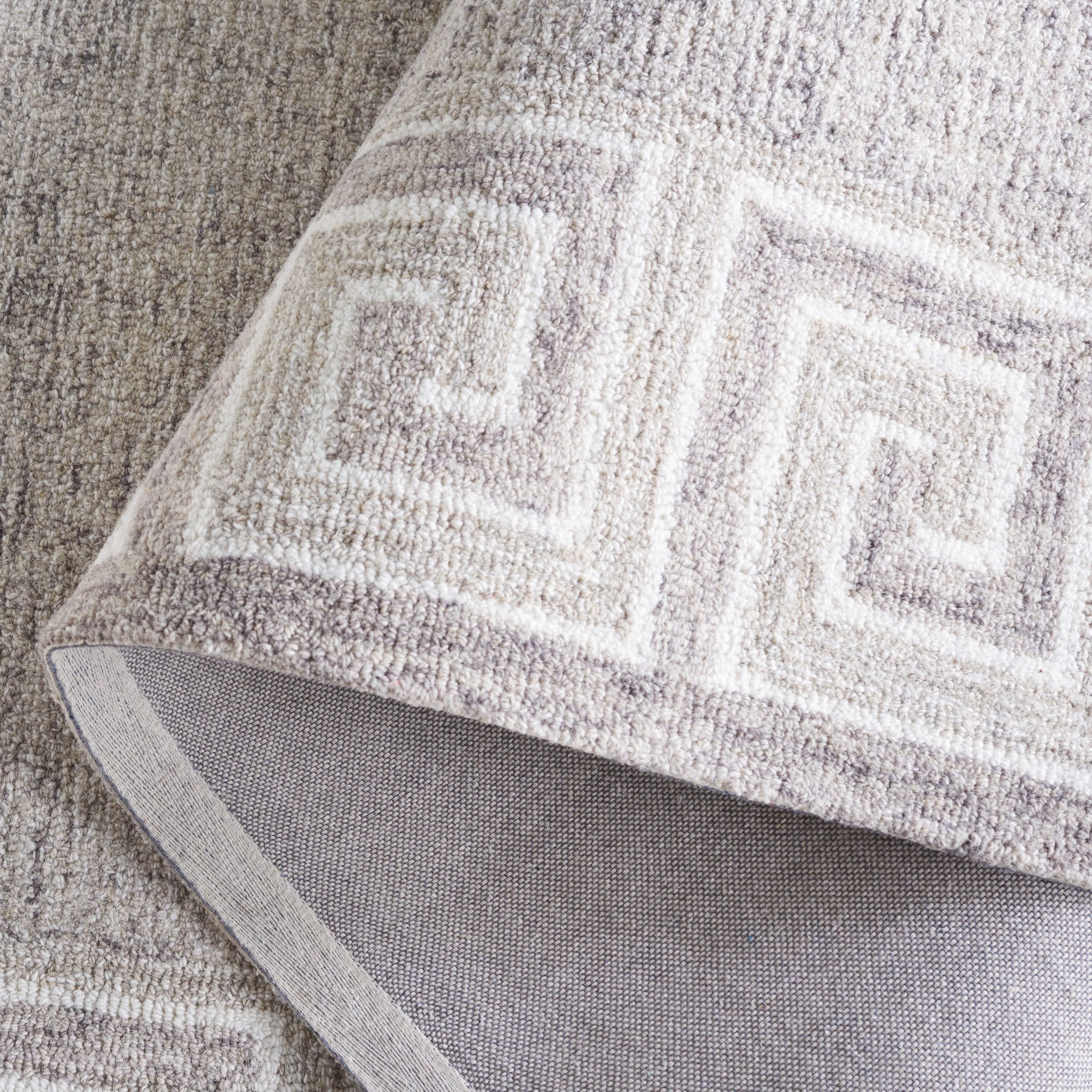 SAFAVIEH Handmade Ebony Ervehe Contemporary Wool Rug