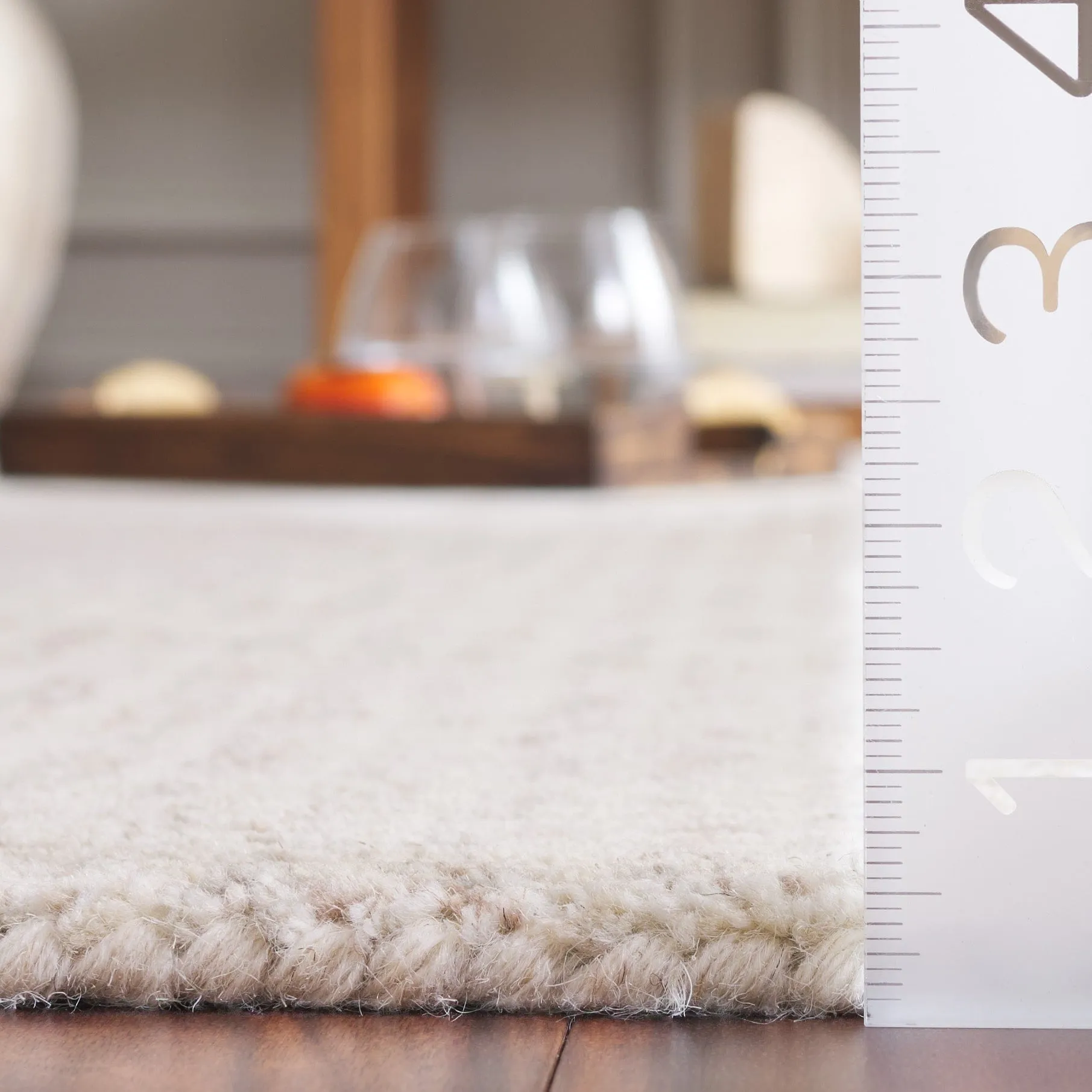 SAFAVIEH Handmade Ebony Roselies Modern & Contemporary Wool Rug