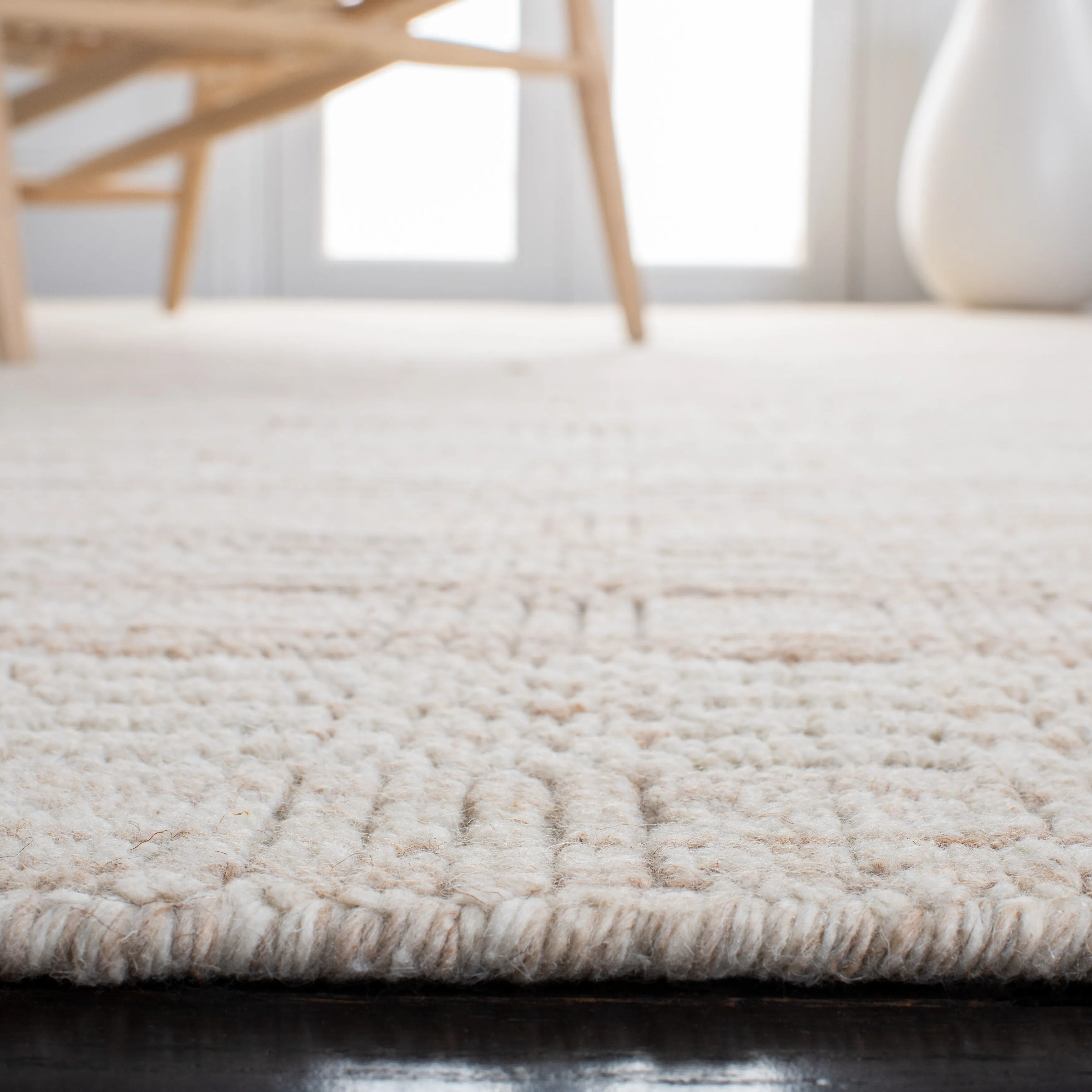 SAFAVIEH Handmade Elements Vitoria Wool Rug