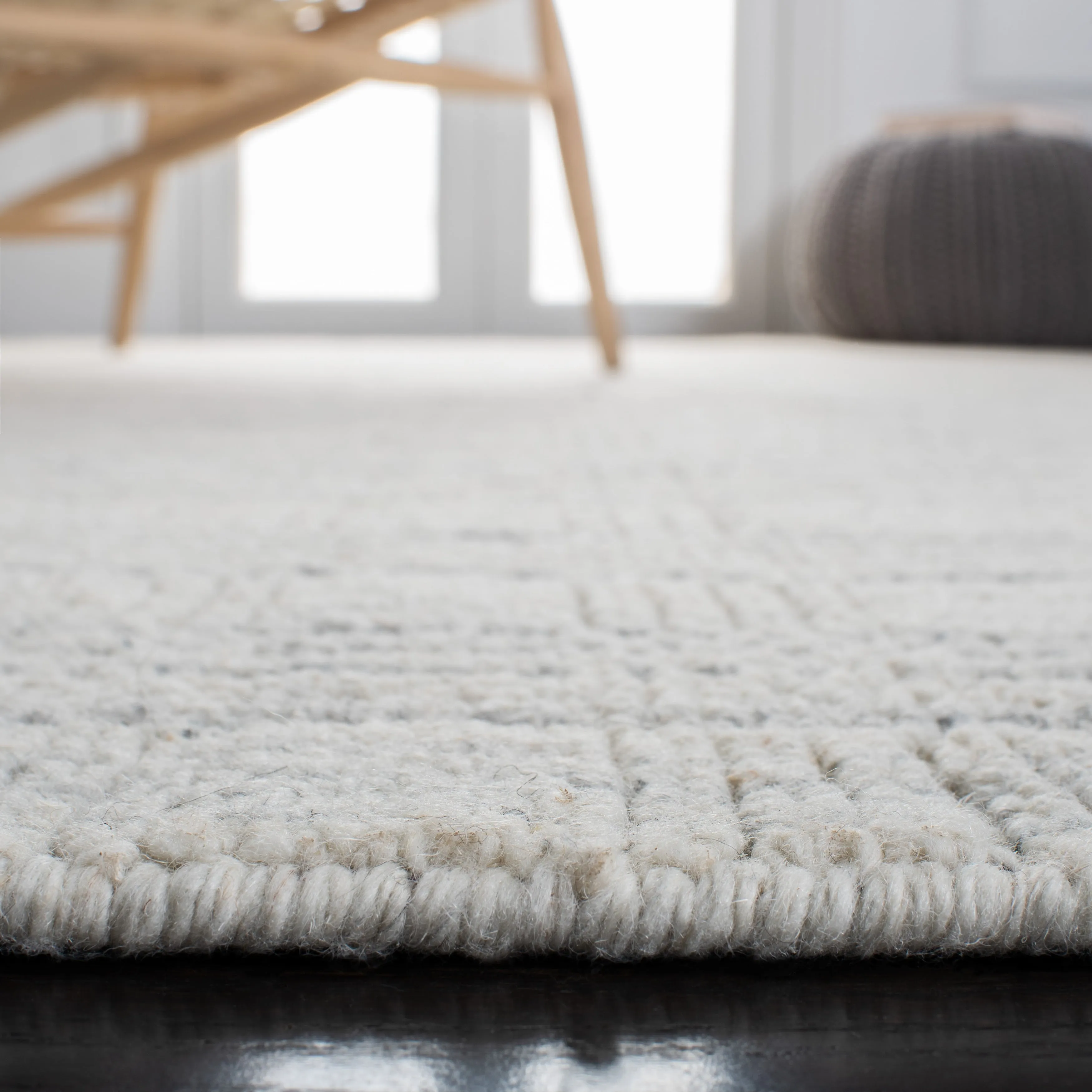 SAFAVIEH Handmade Elements Vitoria Wool Rug