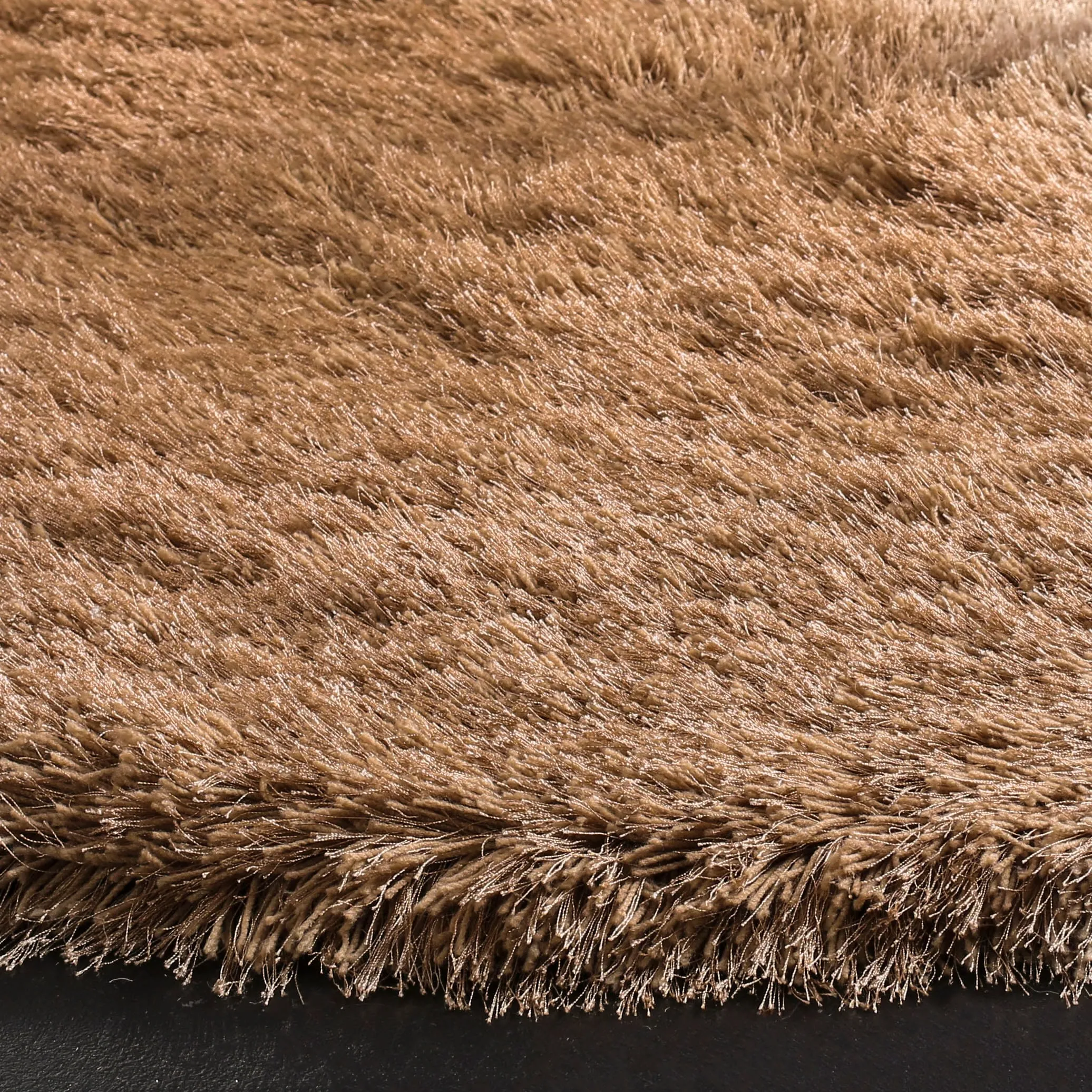 SAFAVIEH Handmade Fiona Shag Djenka 3-inch Thick Rug