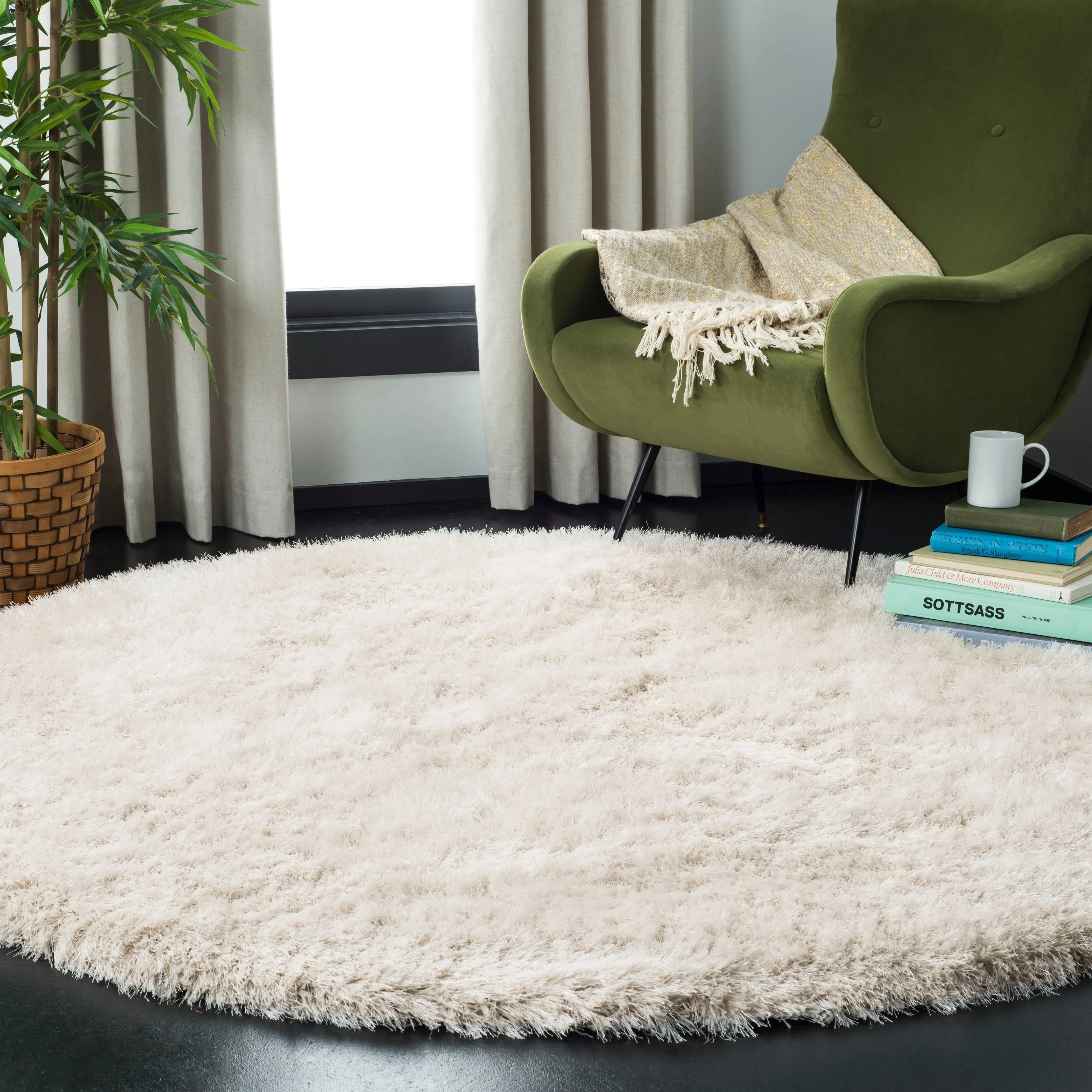 SAFAVIEH Handmade Fiona Shag Djenka 3-inch Thick Rug