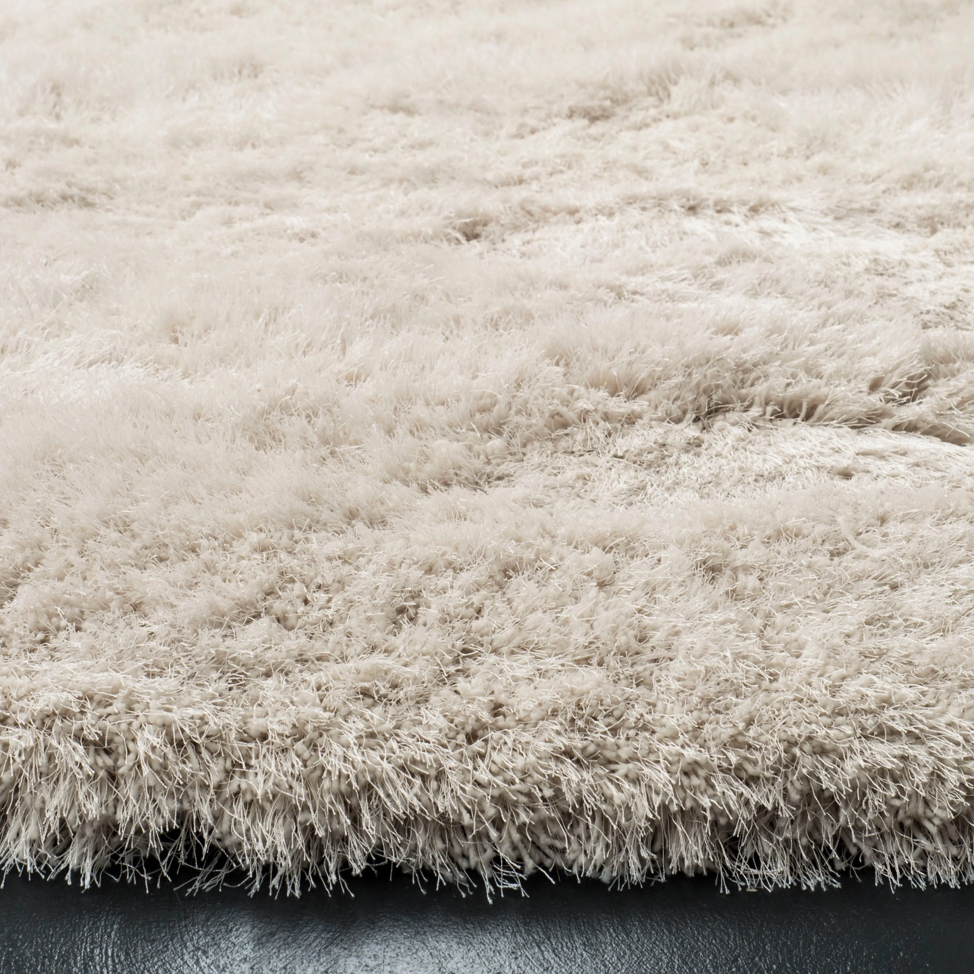 SAFAVIEH Handmade Fiona Shag Djenka 3-inch Thick Rug