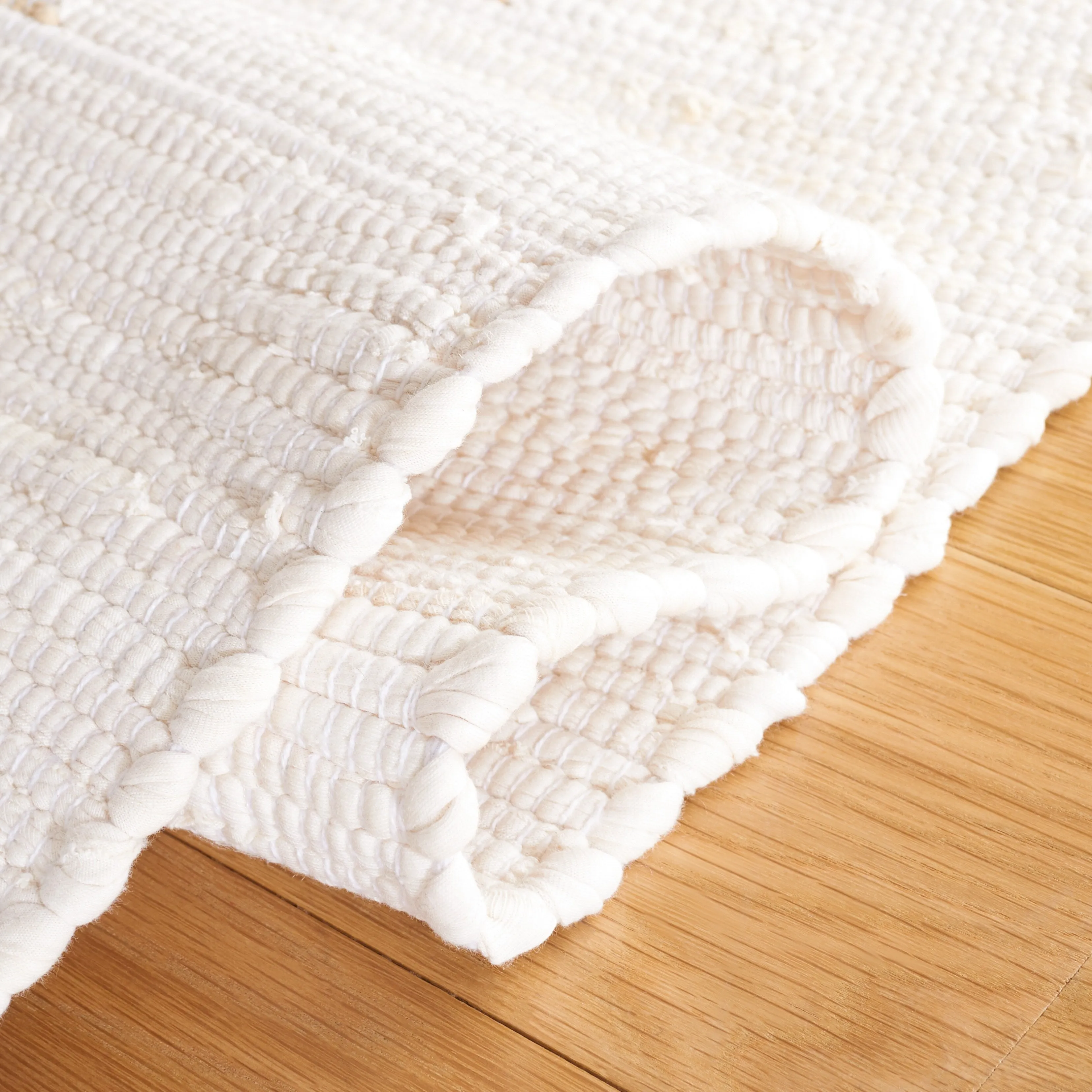 SAFAVIEH Handmade Flatweave Montauk Malwine Casual Cotton Rug - Beige - 4' x 6'