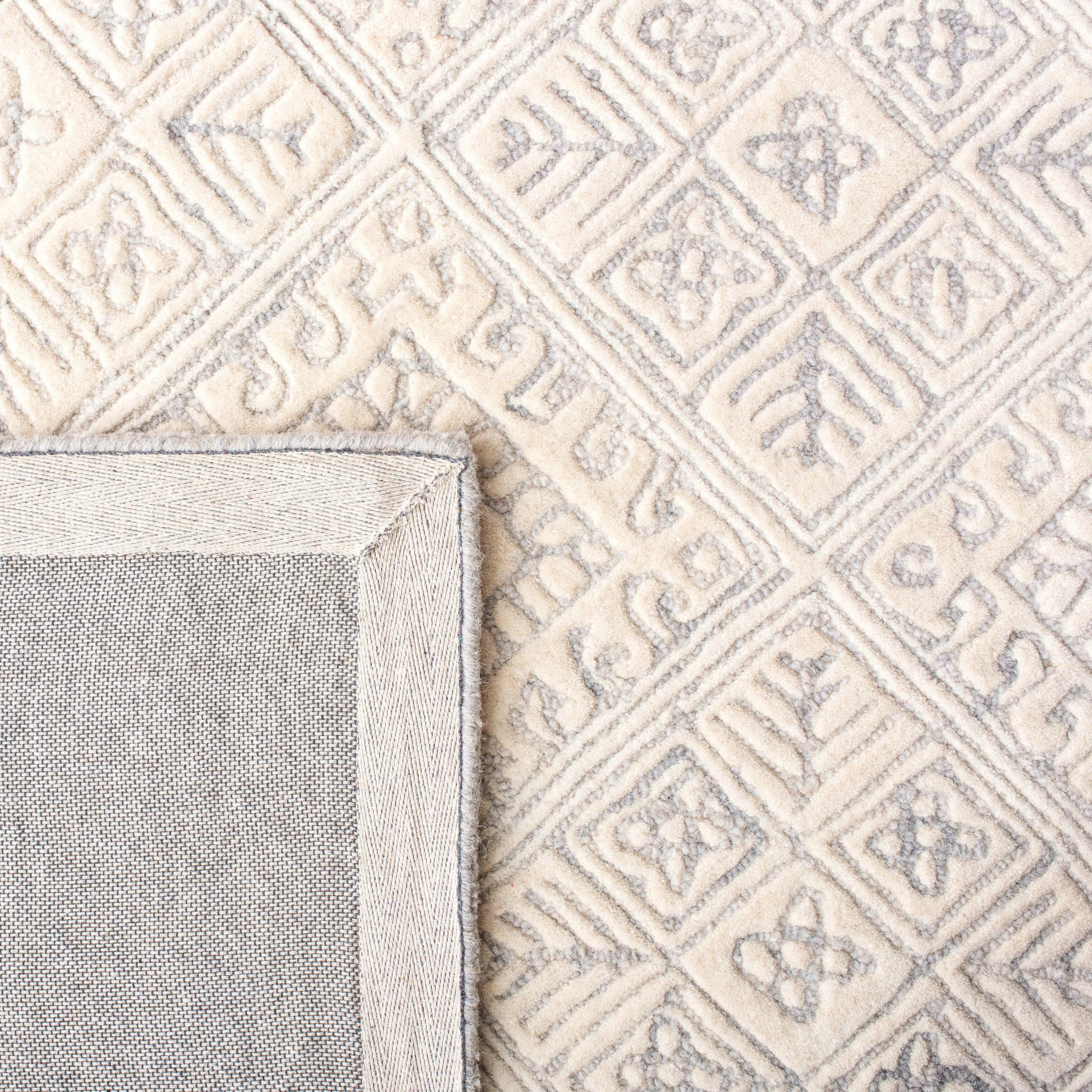 SAFAVIEH Handmade Glamour Klarita Wool Rug