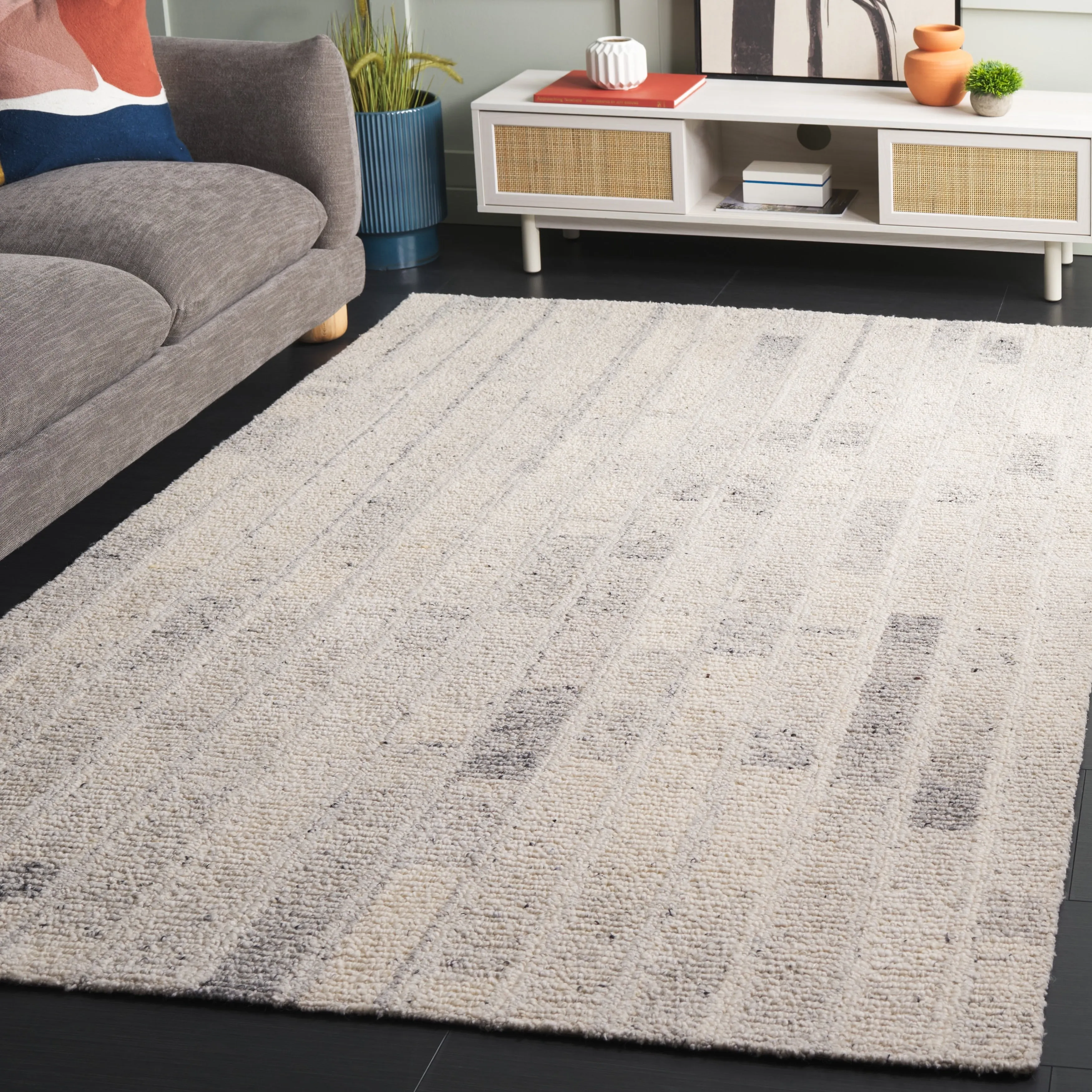 SAFAVIEH Handmade Harvest Terje Modern Contemporary Wool Rug