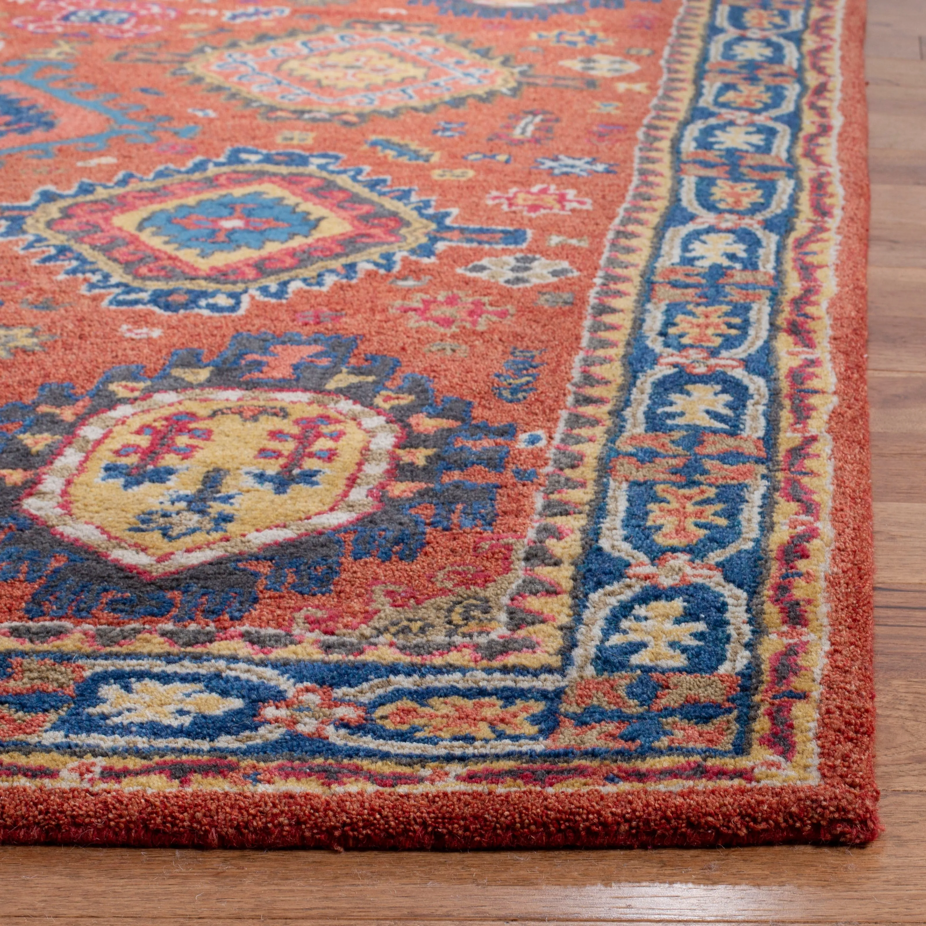 SAFAVIEH Handmade Heritage Avalon Vine Traditional Oriental Wool Rug