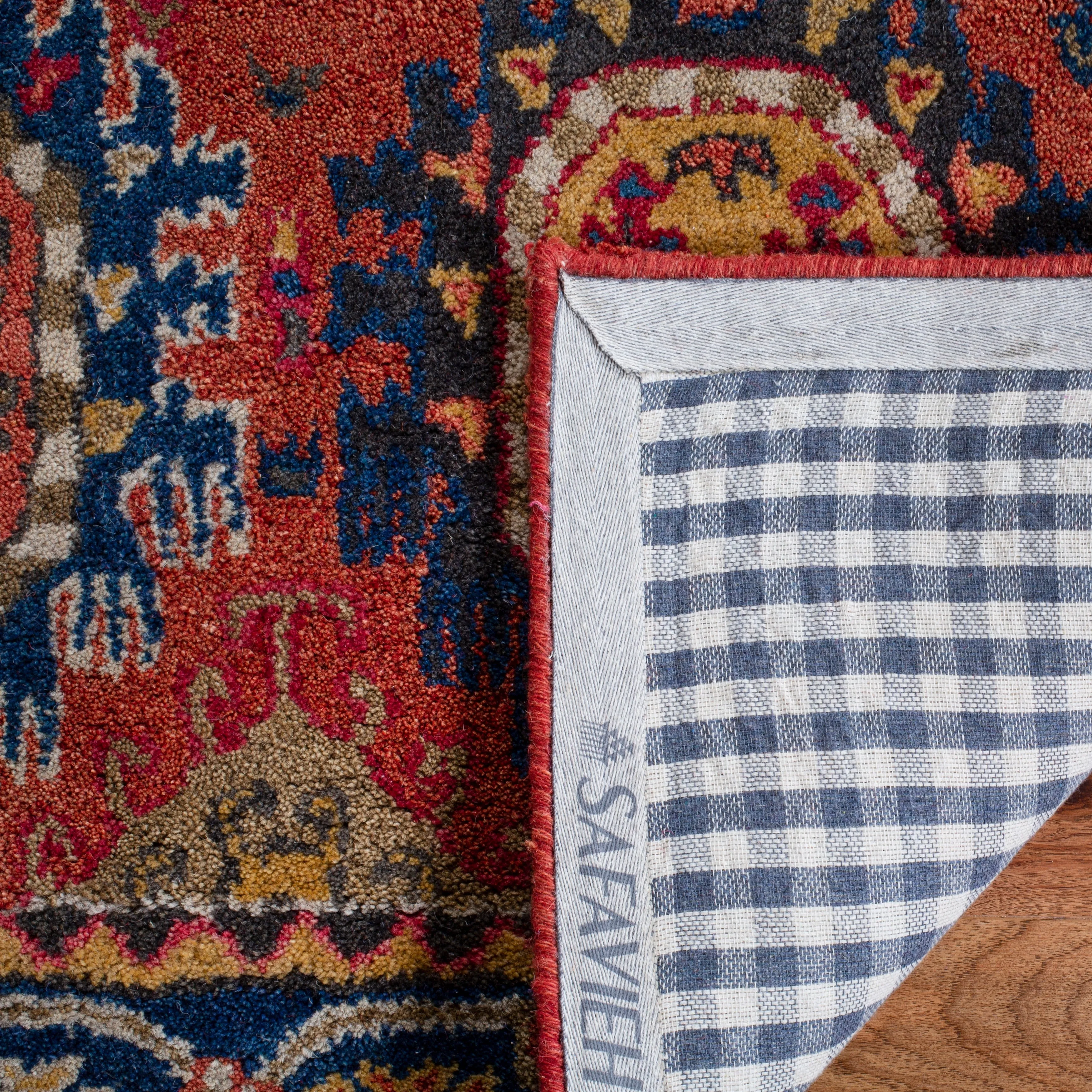 SAFAVIEH Handmade Heritage Avalon Vine Traditional Oriental Wool Rug