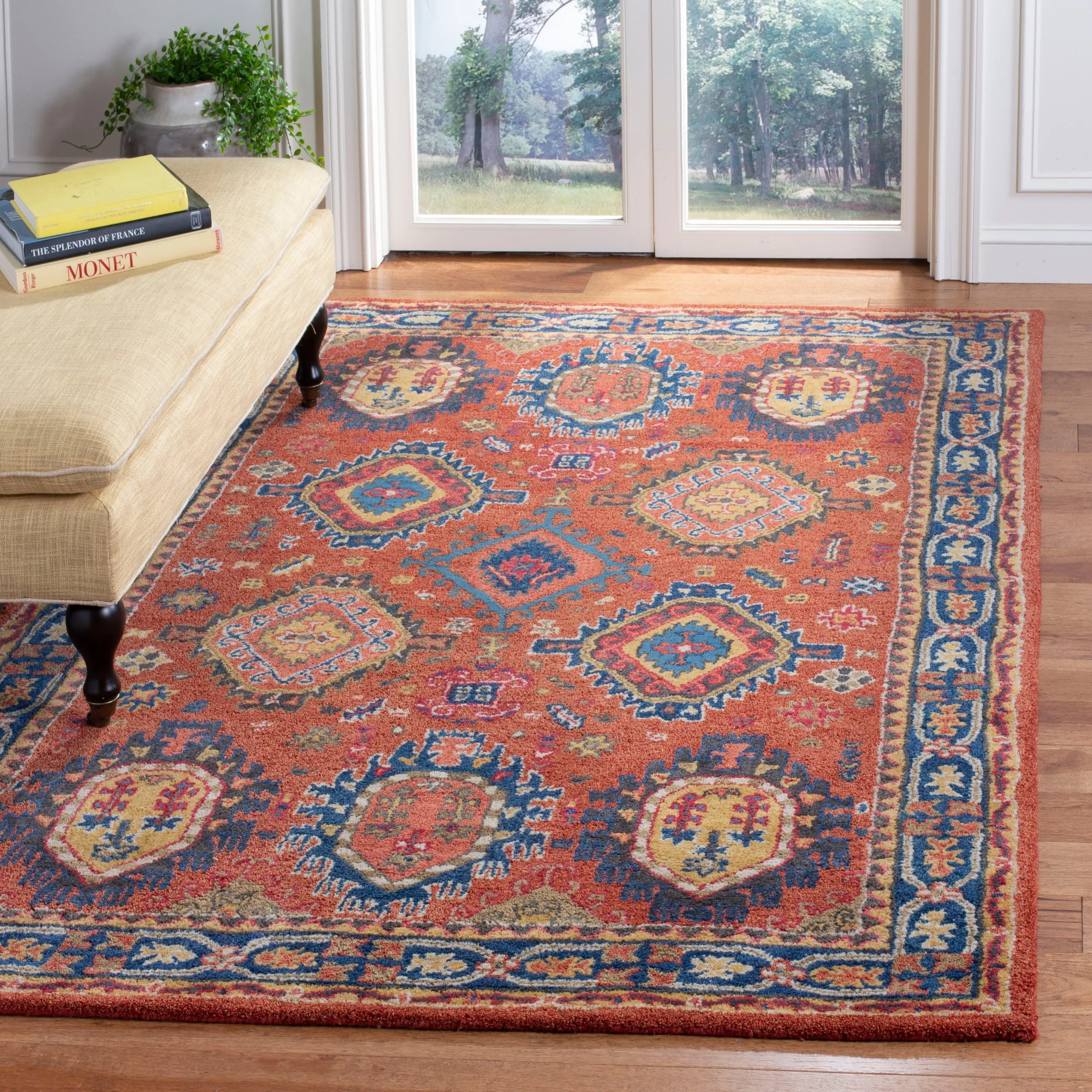 SAFAVIEH Handmade Heritage Avalon Vine Traditional Oriental Wool Rug