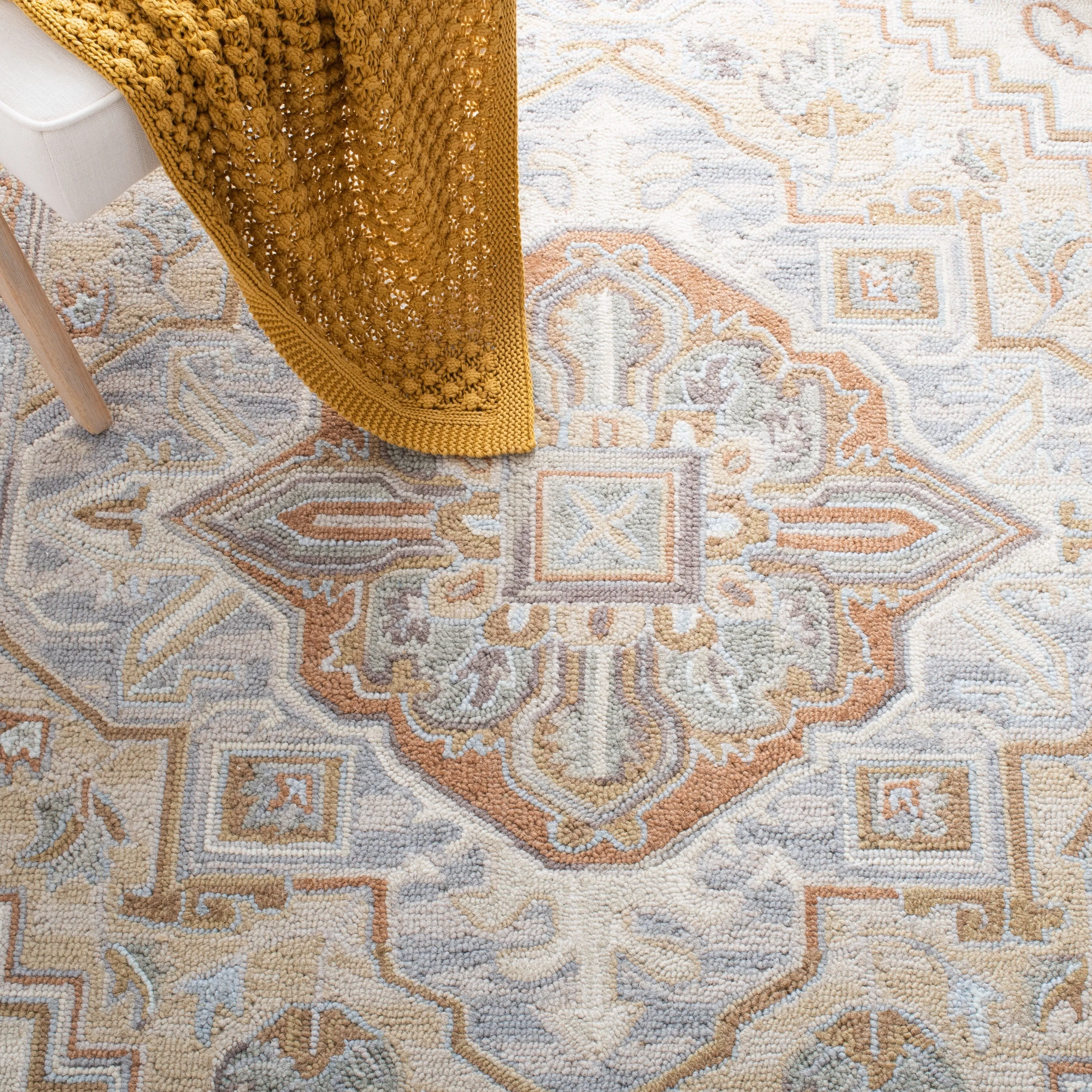 SAFAVIEH Handmade Heritage Blocks Traditional Wool Rug