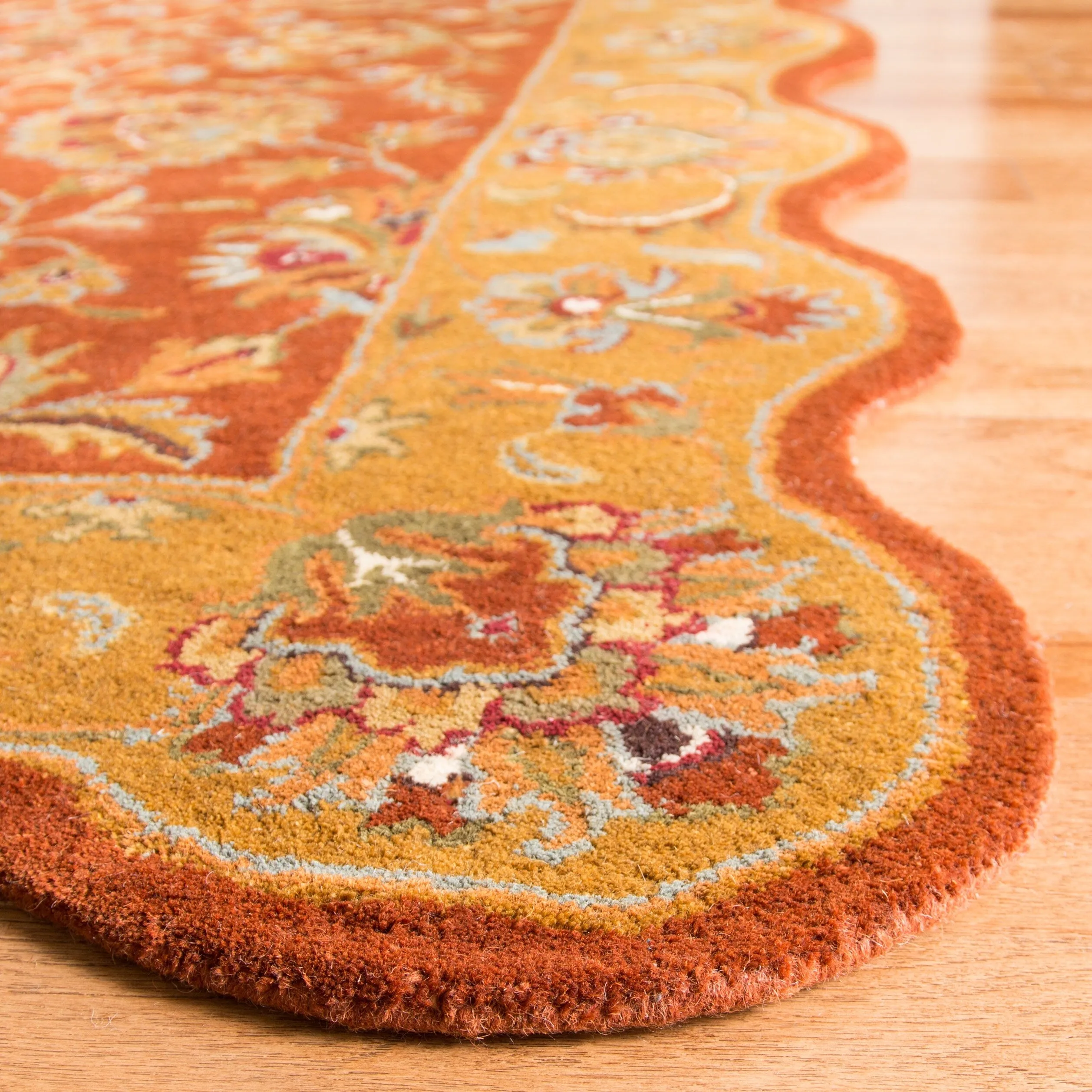 SAFAVIEH Handmade Heritage Flower Field Traditional Oriental Wool Rug