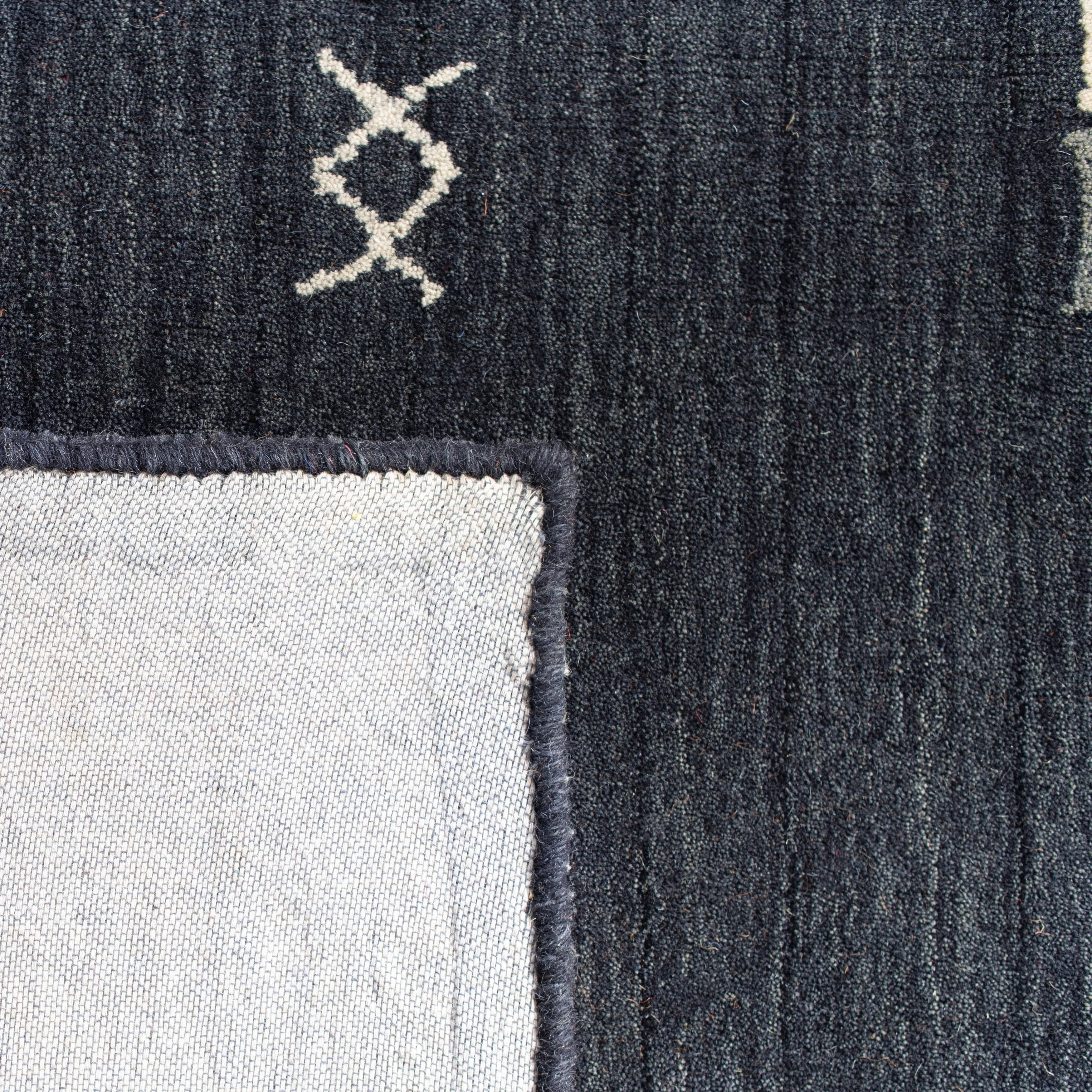 SAFAVIEH Handmade Himalaya Arusha Wool Rug