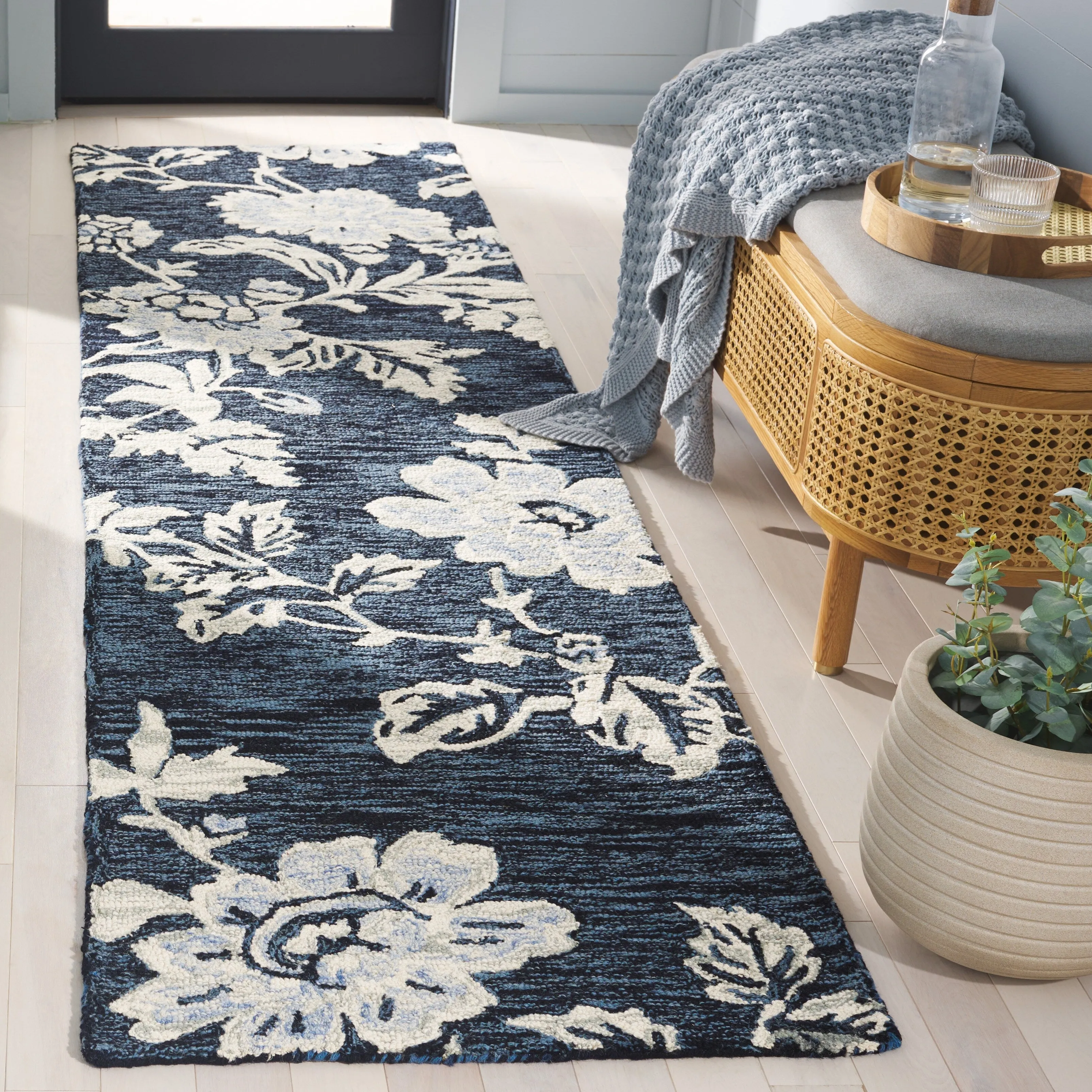 SAFAVIEH Handmade Jardin Aneeta Country Wool Rug