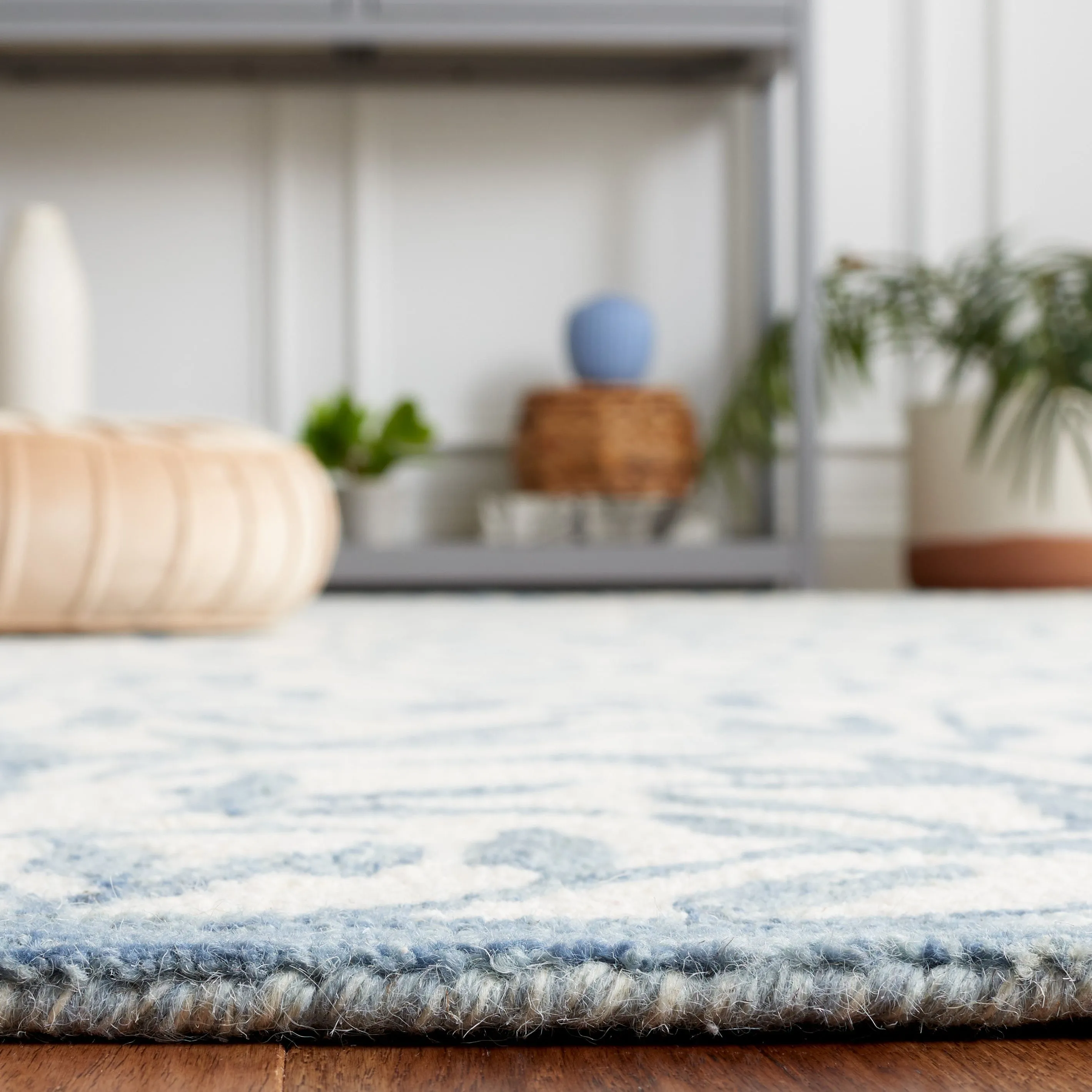 SAFAVIEH Handmade Jardin Mariegret Wool Rug