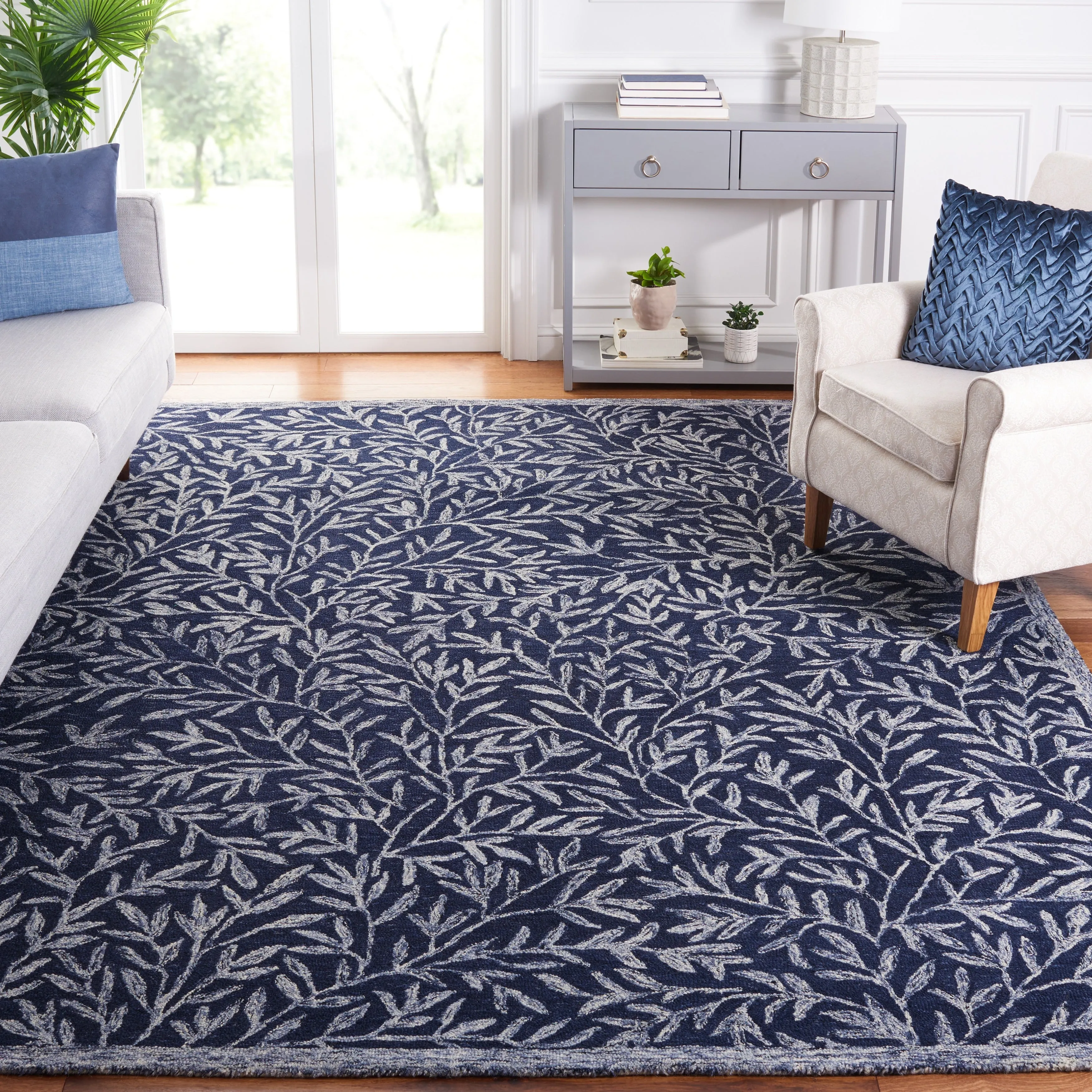 SAFAVIEH Handmade Jardin Mariegret Wool Rug